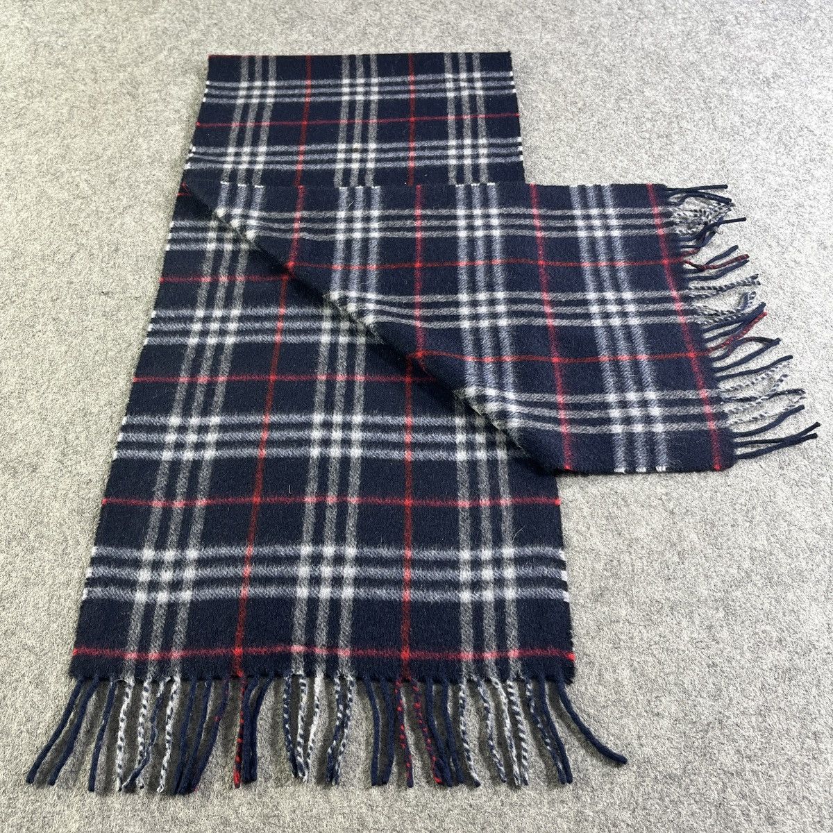 Burberry Burberry Scarf / Muffler / Neckwear T822 Size ONE SIZE - 2 Thumbnail