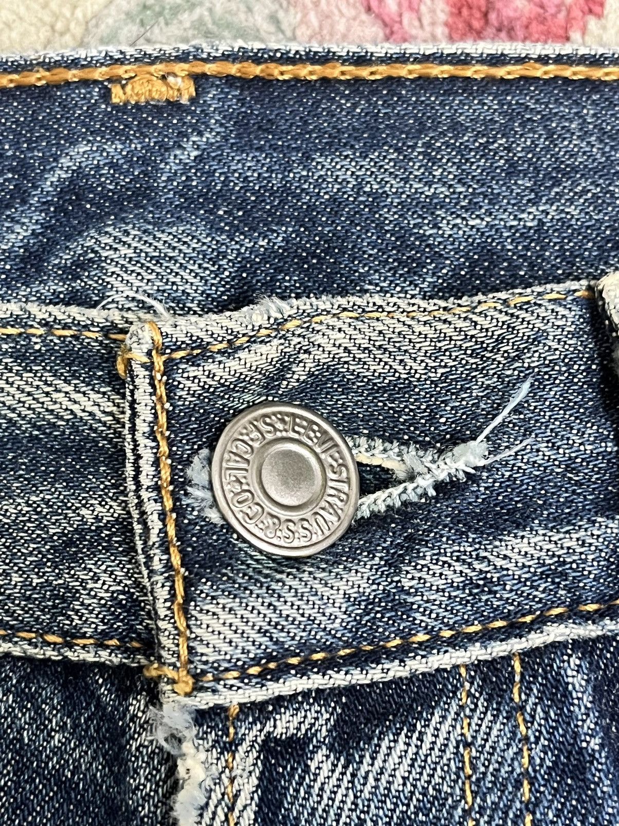 Levi's Vintage Levi’s 501 Dirty Blue Button 553 Jeans Size US 29 - 14 Thumbnail