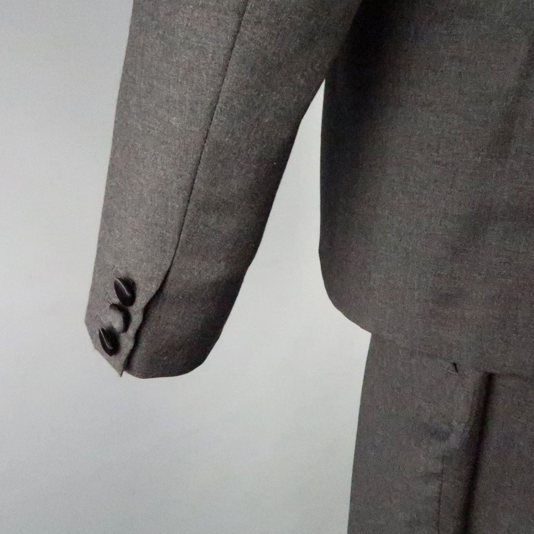 Lanvin LANVIN Size 40 Charcoal Wool Peak Lapel Suit Mens Charcoal Wool Solid Peacoat Style Jacket/Coat Moon 40 Inseam 29 Size 40R - 7 Thumbnail
