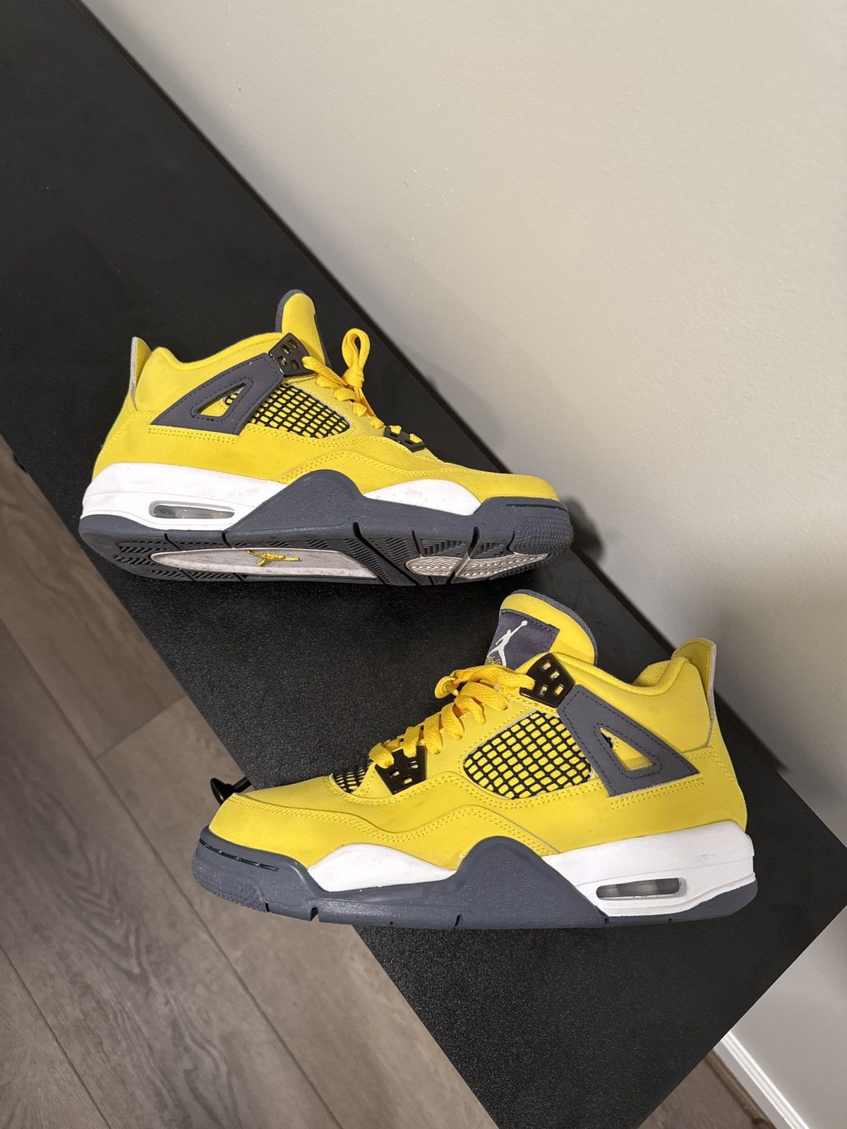 Jordan Brand × Nike Jordan 4 Retro Lightning 2021 (Gs) Size US 7 / EU 40 - 2 Thumbnail