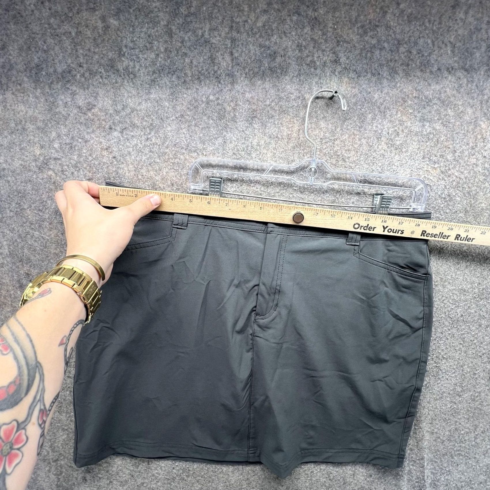 Eddie Bauer VINTAGE? No. (Skip) Eddie Bauer Skirt Womens 16 Gray Stretch Hiking Outdoor Travel Pockets Casual Size 38" / US 16 / IT 52 - 5 Thumbnail