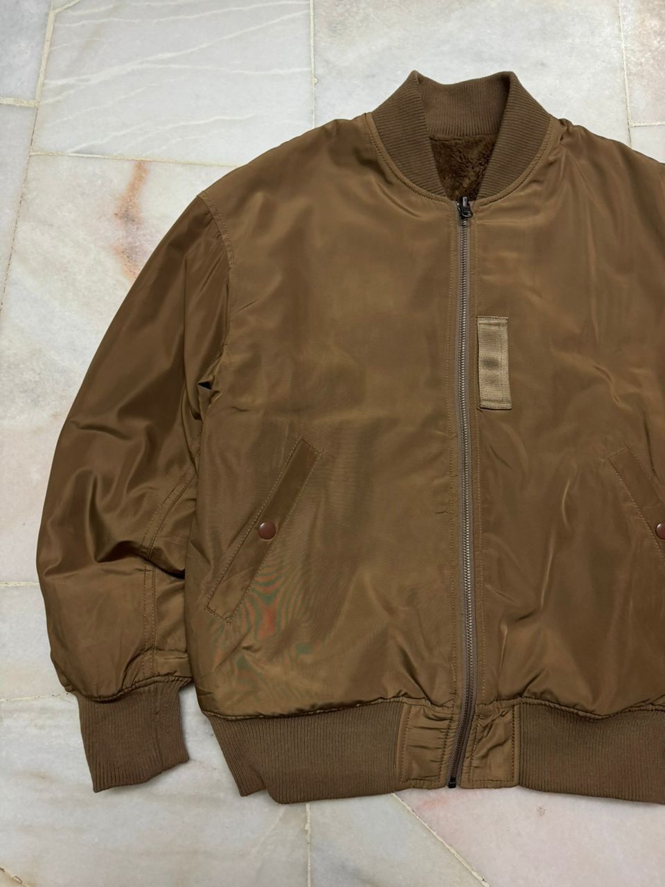 GU × Undercover REVERSIBLE GU LIKE NEW SHERPA BOMBER TRAVIS SCOTT COLOR Size US S / EU 44-46 / 1 - 6 Thumbnail