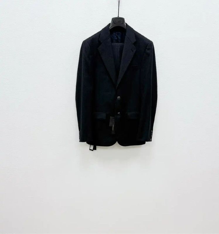 Versace Versace Black Wool Long Sleeve Outerwear 0089 Size US S / EU 44-46 / 1 - 1 Thumbnail