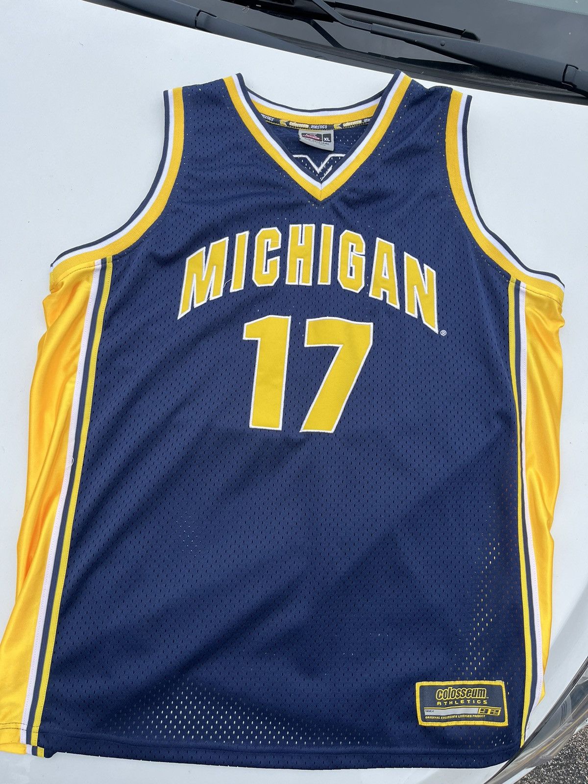 Vintage 1990s U of M Basketball Jersey / XL Size US XL / EU 56 / 4 - 1 Thumbnail
