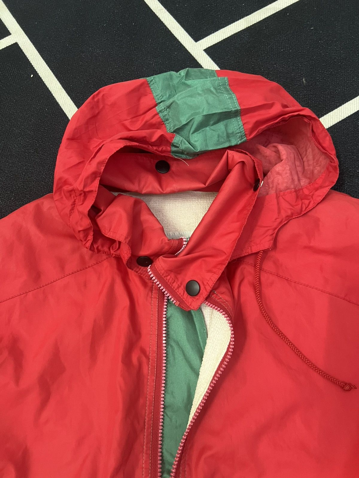 Japanese Brand Vintage Windbreaker cum bagpack Size US L / EU 52-54 / 3 - 3 Thumbnail