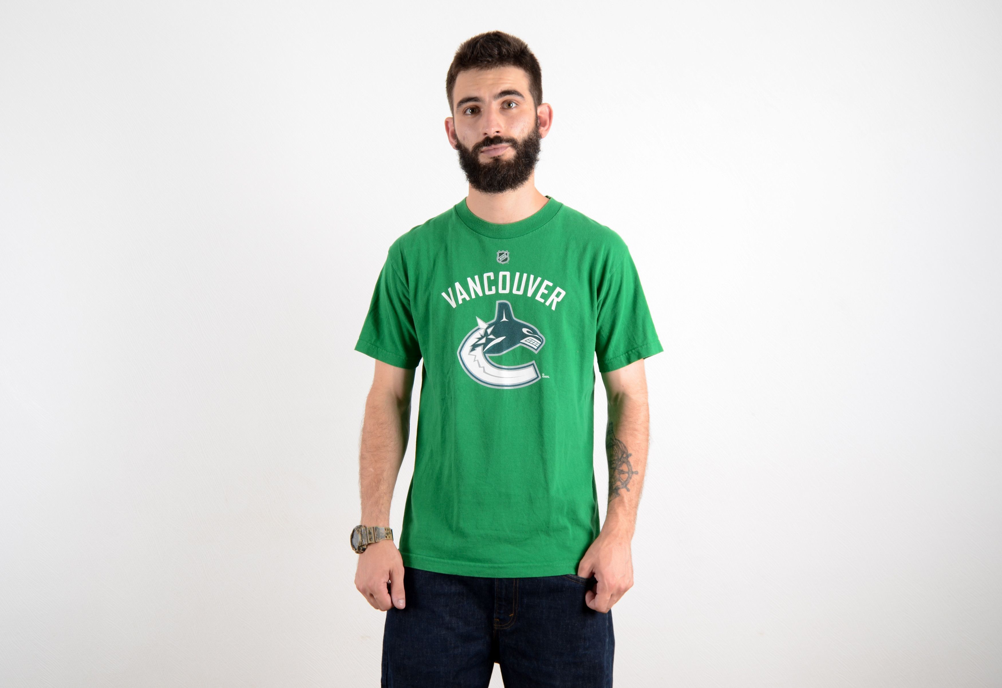NHL Vintage Reebok Vancouver Canucks T Shirt NHL Kesler Size US M / EU 48-50 / 2 - 2 Thumbnail