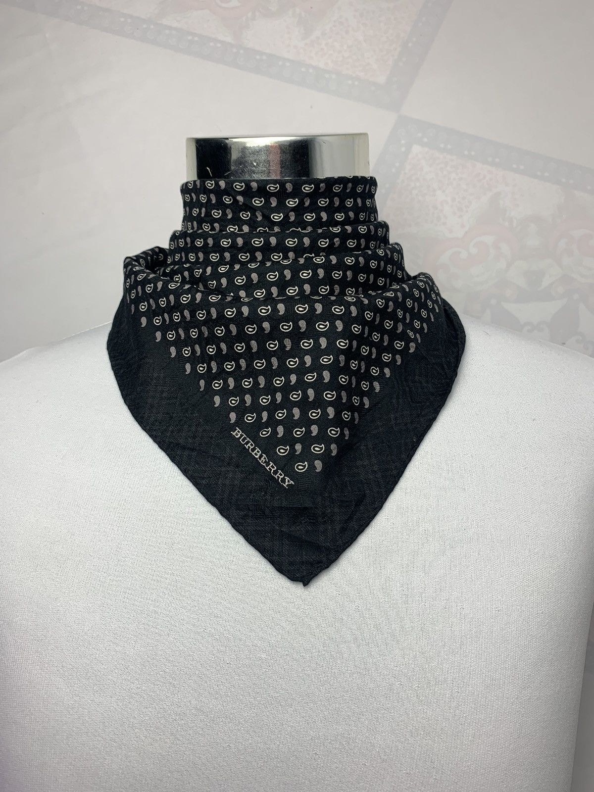 Burberry Burberry Handkerchief / Neckerchief / Bandana Size ONE SIZE - 1 Thumbnail