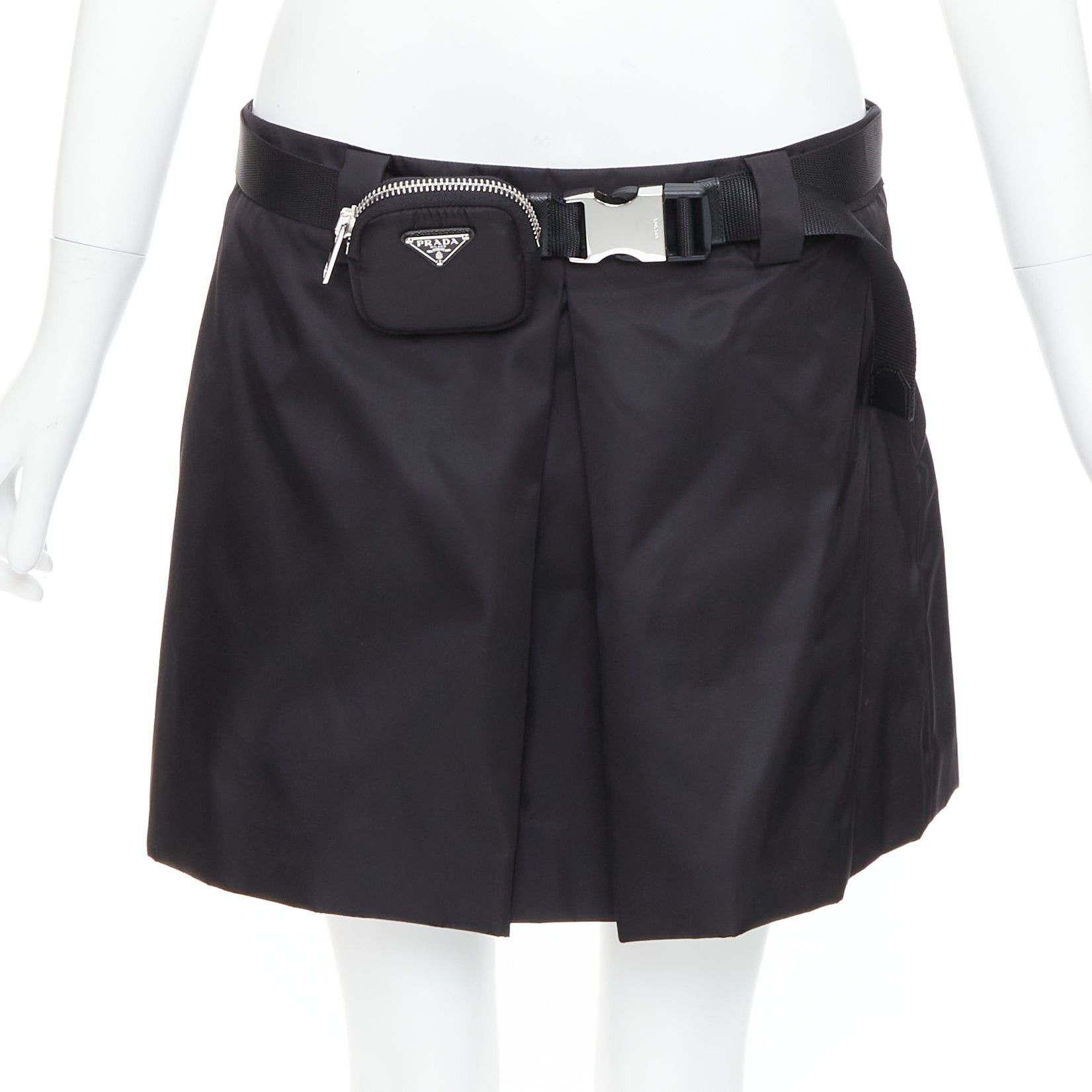Prada PRADA 2020 Re-nylon black silver triangle logo buckle belt mini skirt IT44 L Size 30" / US 8 / IT 44 - 1 Thumbnail