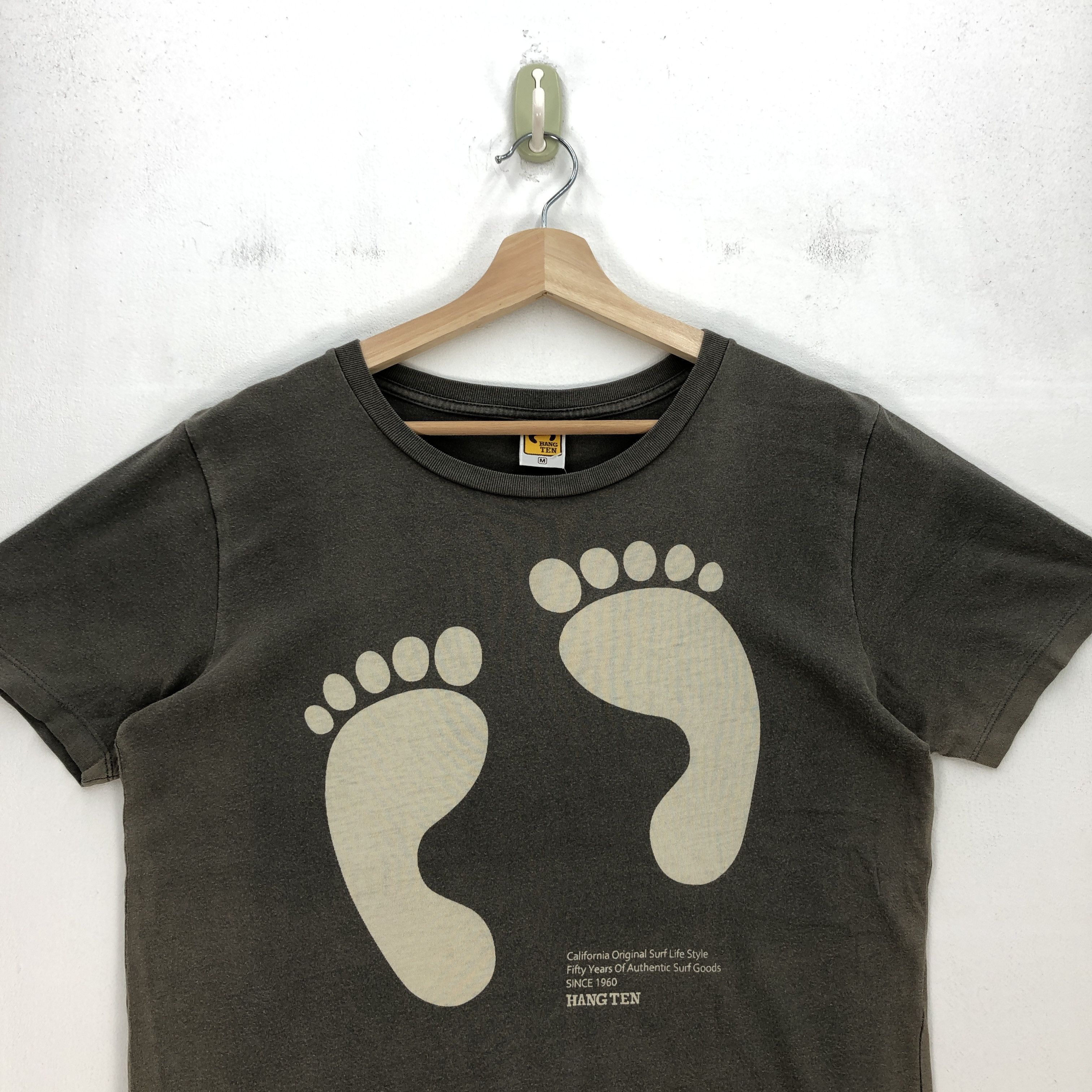 Hang Ten Vintage 90s Hang Ten T Shirt Footstep Surfwear Crewneck Tees Size US M / EU 48-50 / 2 - 2 Thumbnail