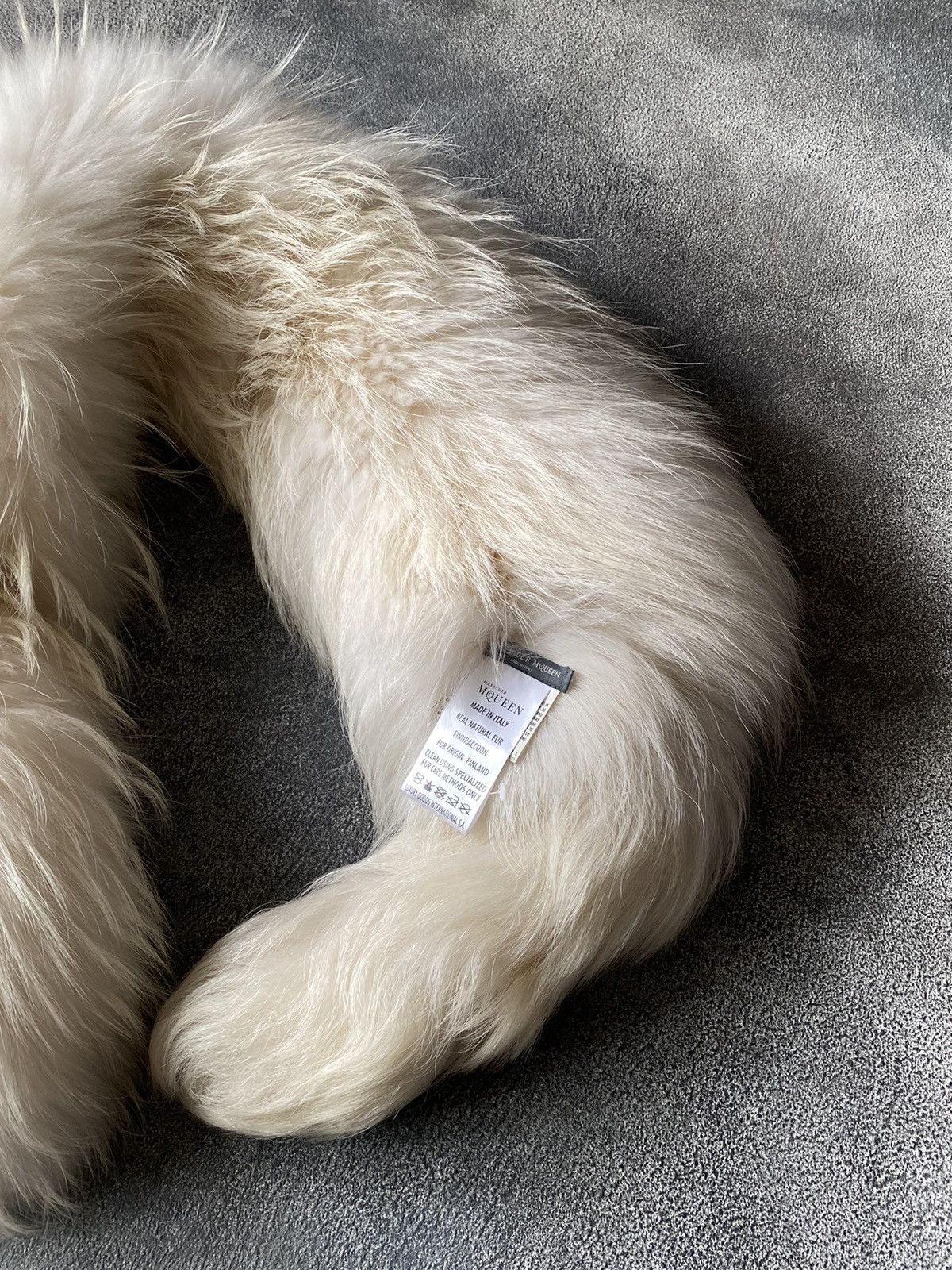 Alexander McQueen 2014 Alexander McQueen Real Fur Finnraccoon Scarf /Collar Size ONE SIZE - 5 Thumbnail