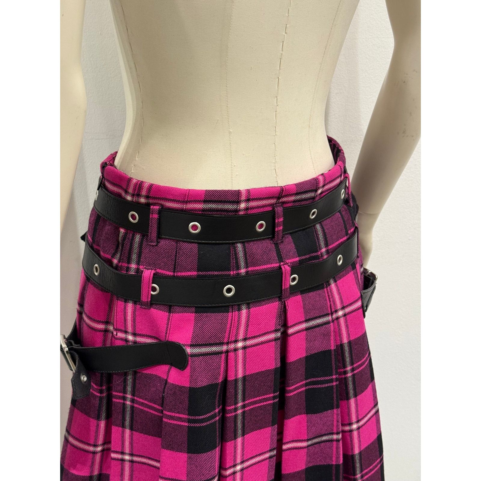 Dolce & Gabbana A/W2003 Dolce & Gabbana bondage tartan runway skirt Size 30" / US 8 / IT 44 - 7 Thumbnail