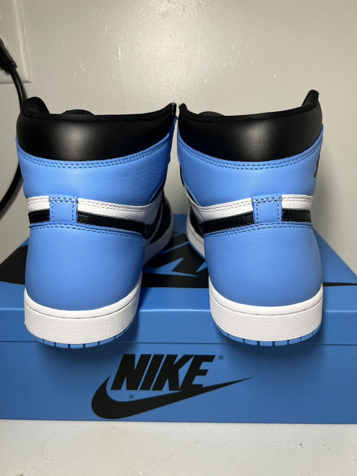 Nike Nike Air Jordan 1 Retro High OG University Blue/Black/White Size US 11.5 / EU 44-45 - 12 Thumbnail