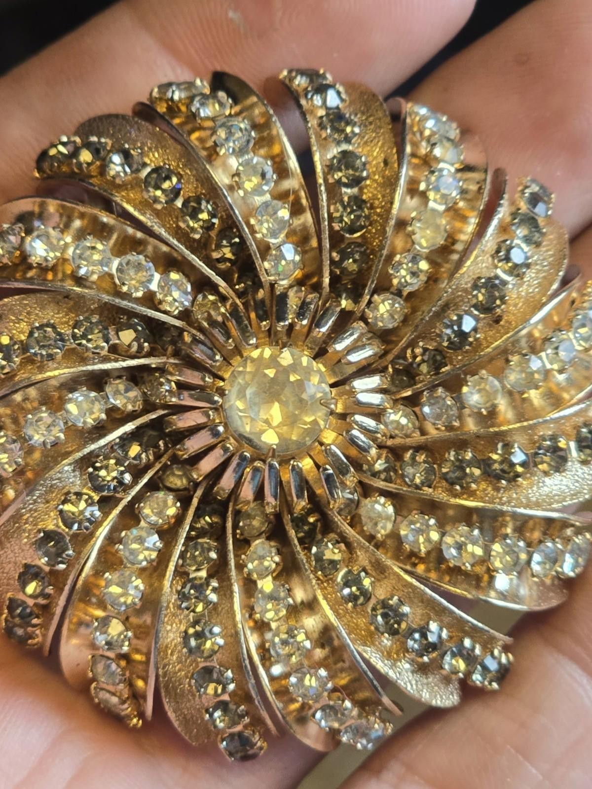 Vintage 1940s Hobe Gold Tone Rhinestone Domed Swirl Brooch