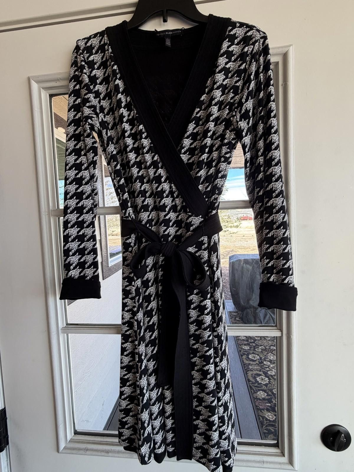 Other WHBM Bold Houndstooth Reversible Faux Wrap Belted Dress 6 Size M / US 6-8 / IT 42-44 - 3 Thumbnail