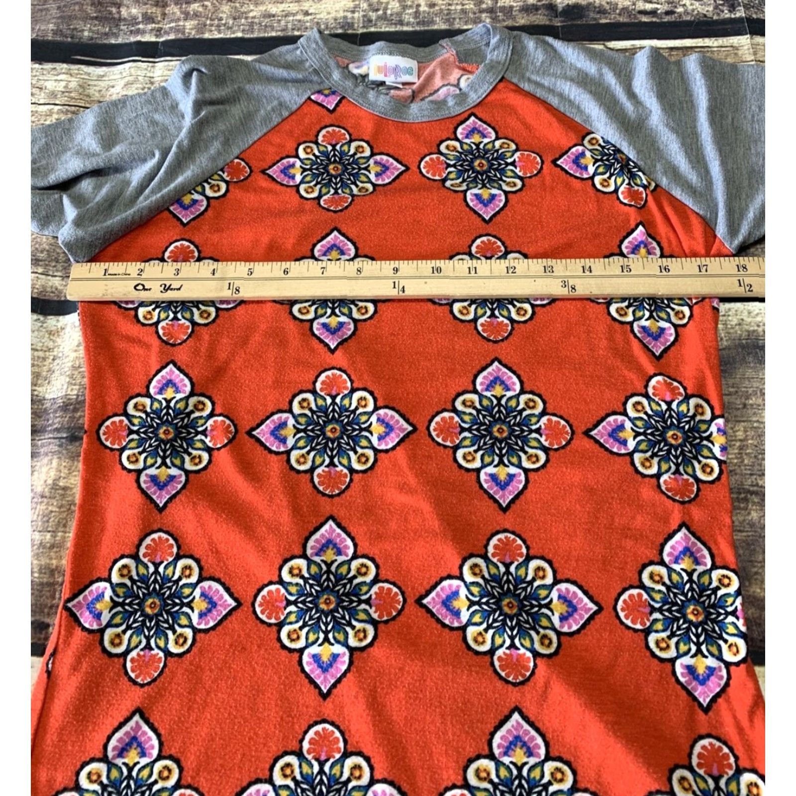 Vintage LuLaRoe T-Shirt Womens XS 3/4 Sleeve Pullover Gray Floral Southwest X-Small Size XS / US 0-2 / IT 36-38 - 4 Thumbnail