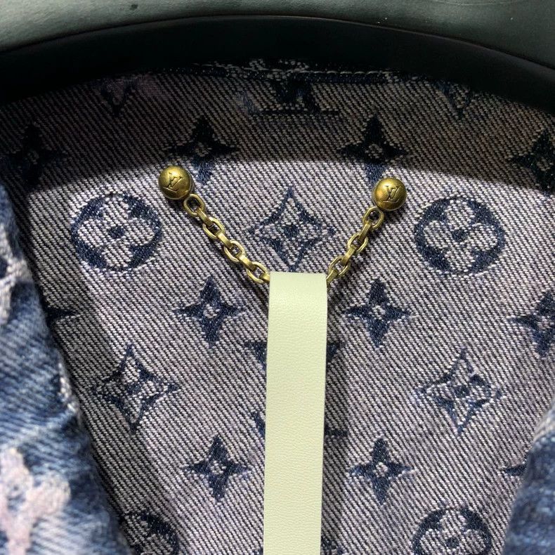 LOUIS VUITTON Fringed denim jacket