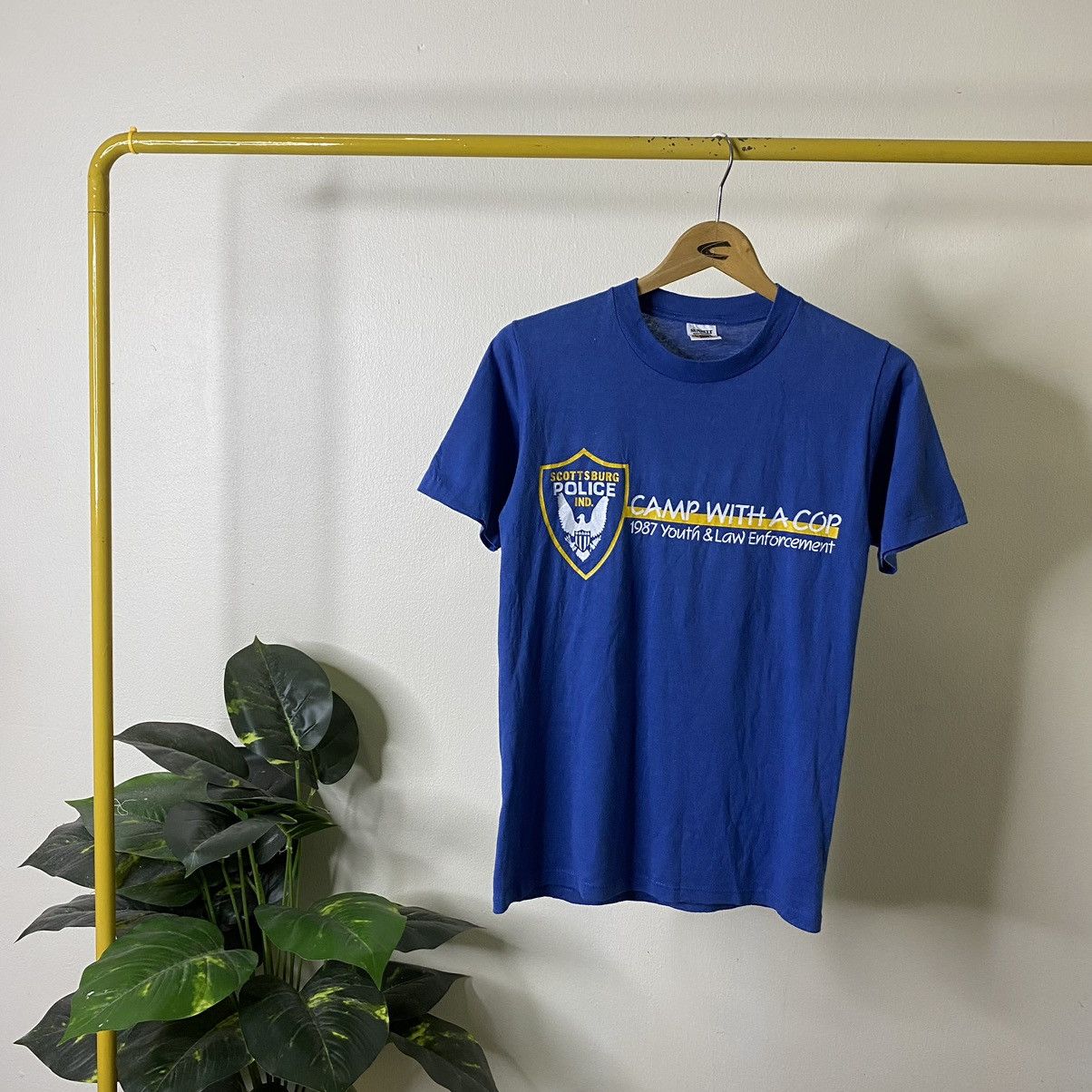 Vintage Vintage 1987 Scottsburg Police Camp With A Cop Tee Size US S / EU 44-46 / 1 - 1 Thumbnail