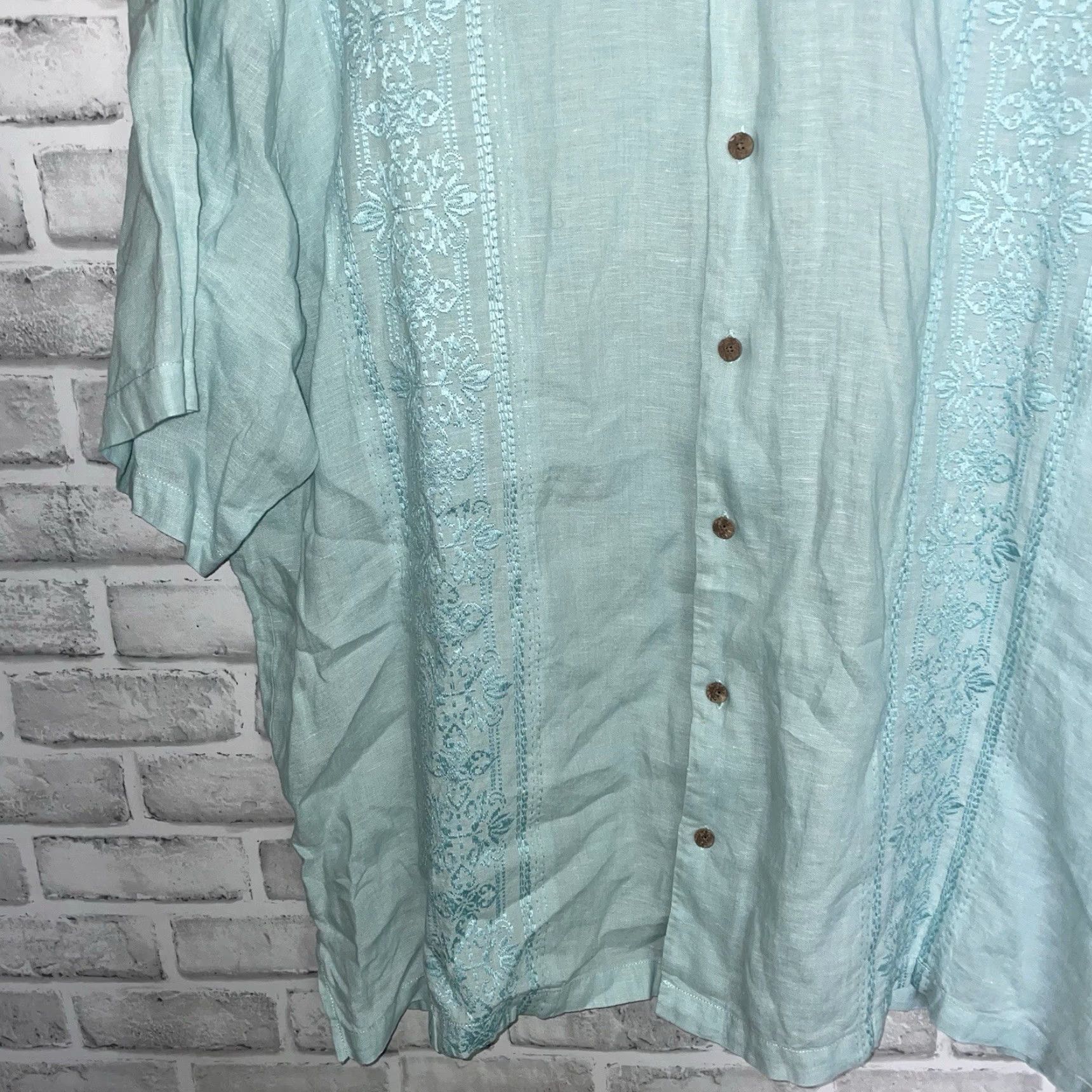 Tommy Bahama VINTAGE Tommy Bahama Light Blue Embroidered Linen Short Sleeve Mens 2XL Blue Button-Up Shirt Size US 39 - 3 Thumbnail