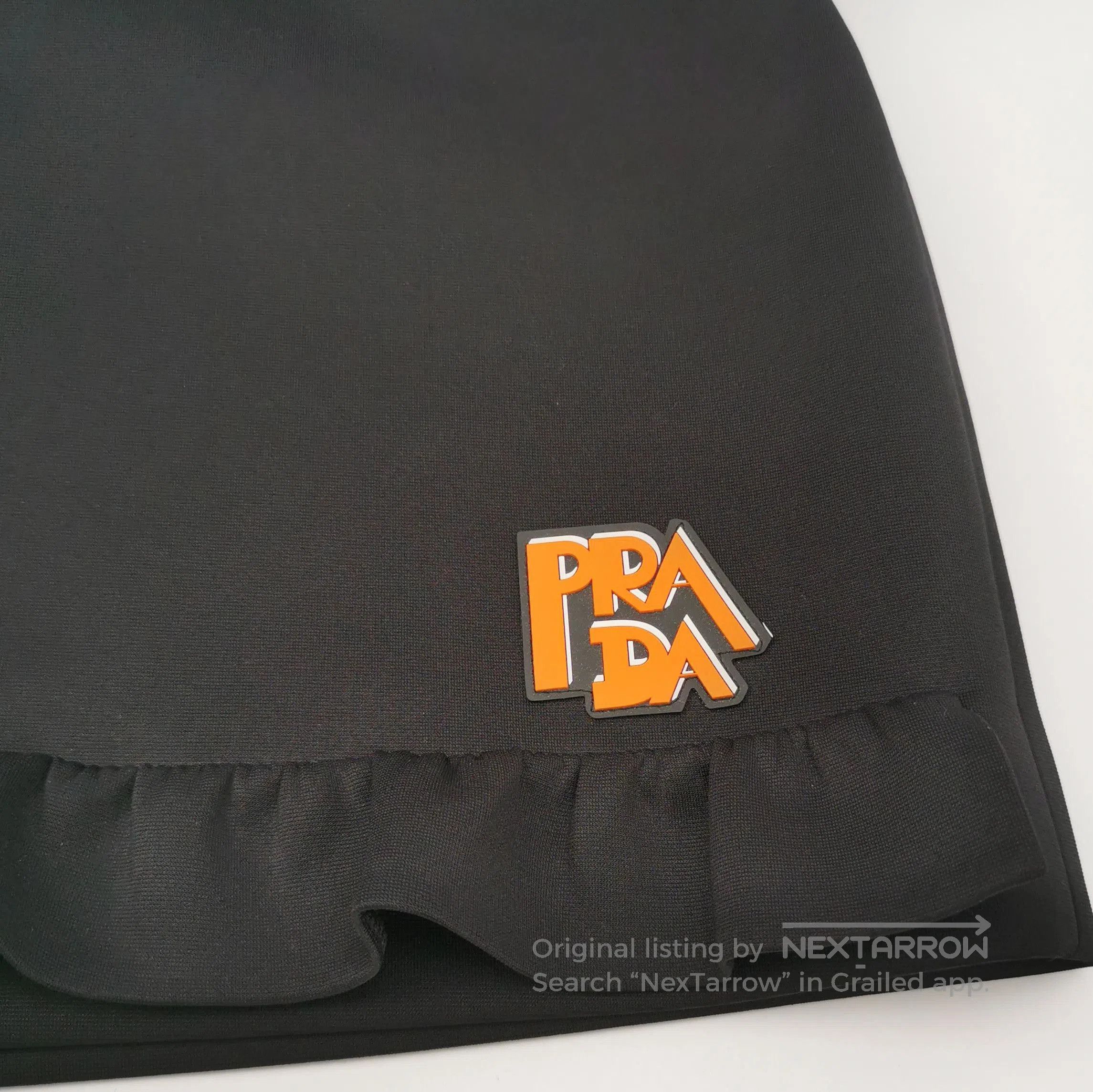 Prada Prada Logo Waist Ruffled Skirt in Black 0089. Size 39" - 4 Thumbnail