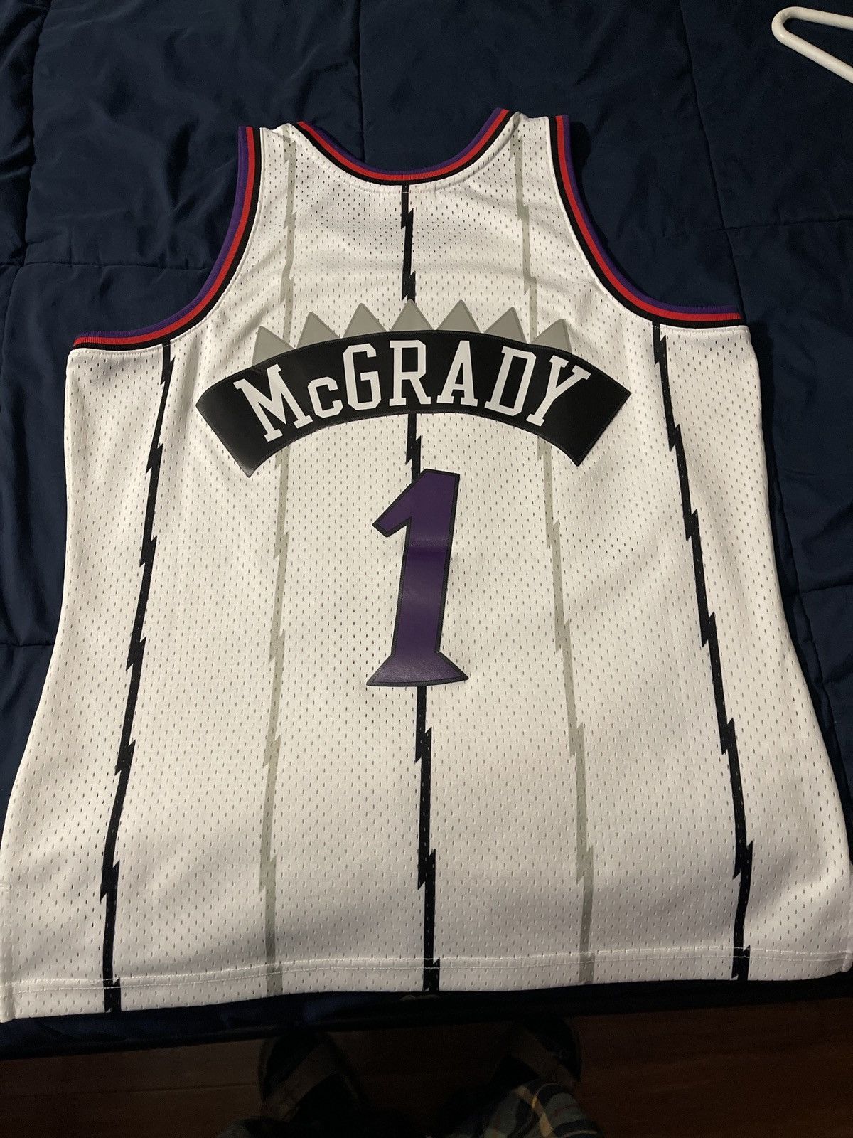 Mitchell & Ness 1998-99 Tracy McGrady Hardwood Classics Size US L / EU 52-54 / 3 - 1 Thumbnail