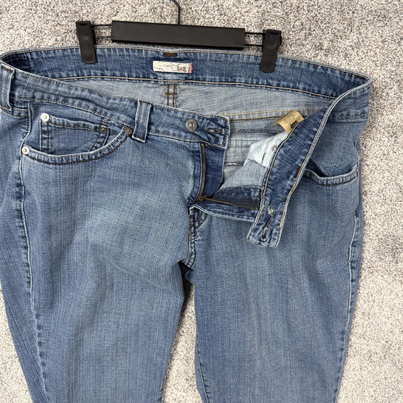 Levi's Levis Jeans 24W Plus Blue Stretch Denim Flare Raw Hem Crop 26.5in Inseam 43in Waist Womens Plus Size 24W Medium Denim Jeans Size 42" / US 20 - 6 Thumbnail