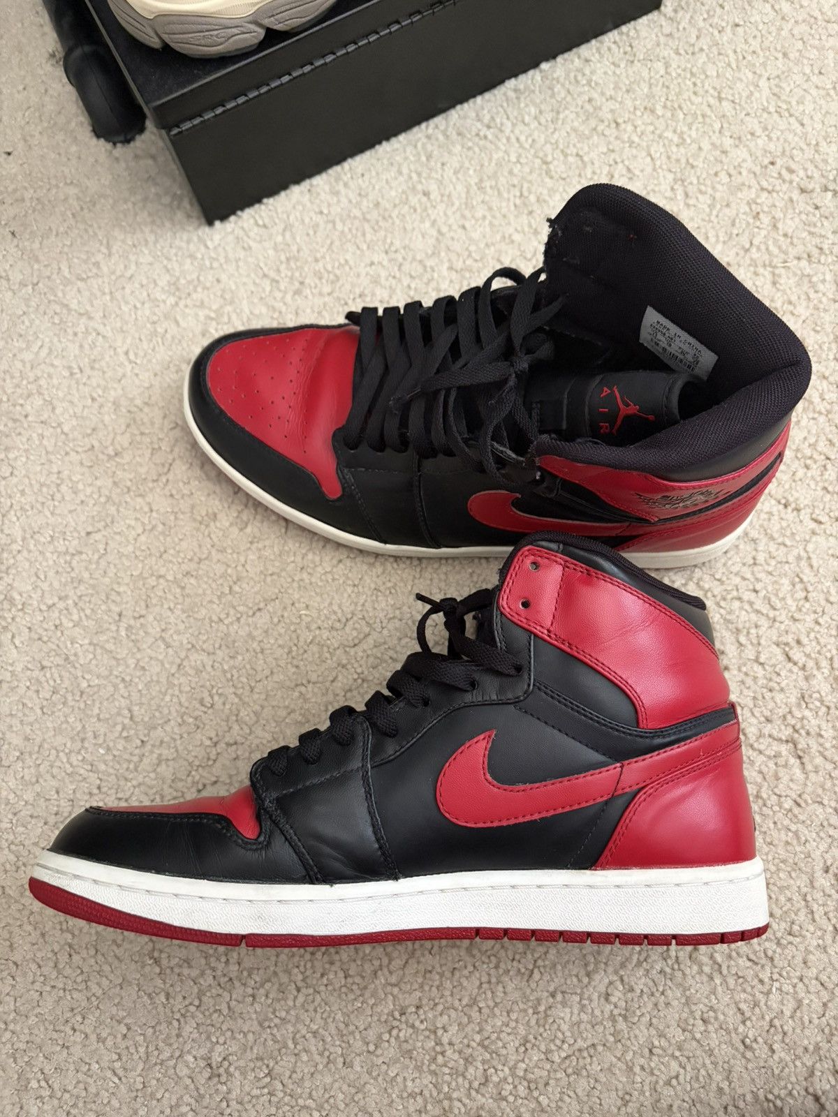 Jordan Brand Air Jordan 1 High Retro DMP Chicago Bulls 2009 Bred VNDS Size US 11 / EU 44 - 5 Thumbnail