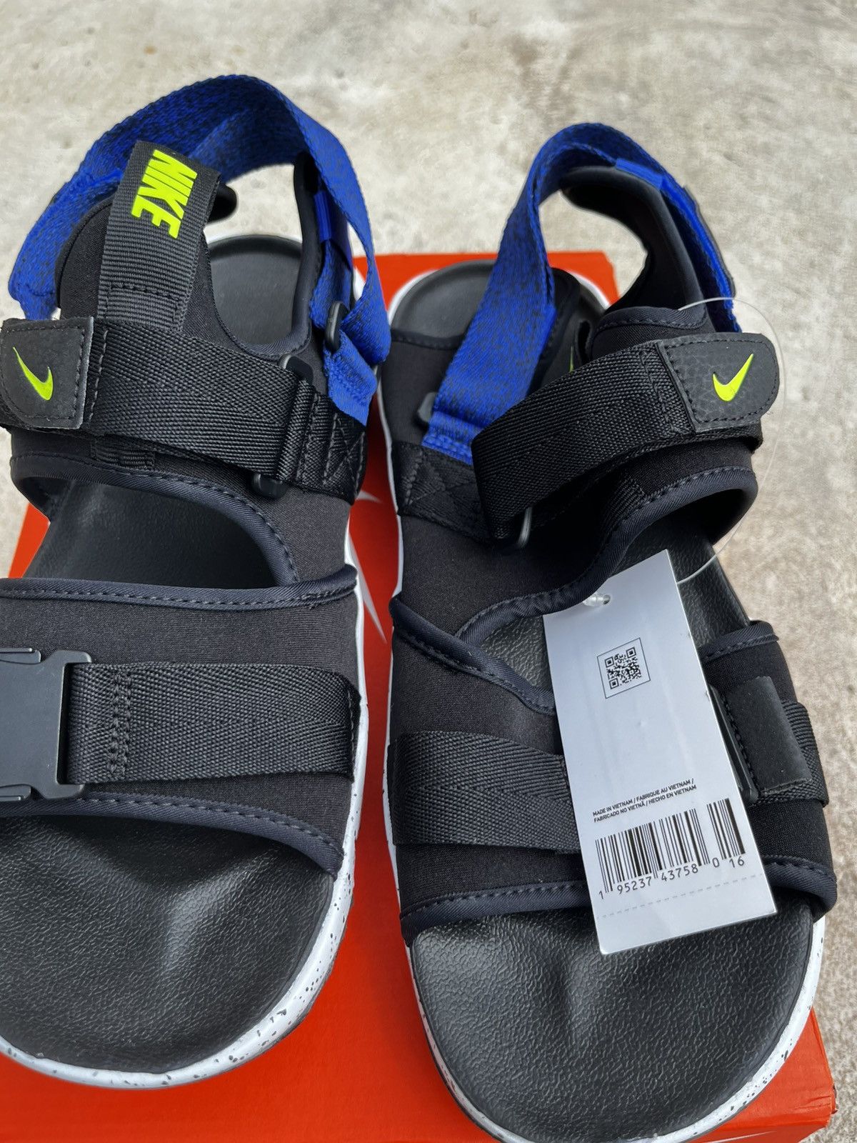 Nike Nike Canyon Sandals CW9704 009 Size US 11 / EU 44 - 4 Thumbnail