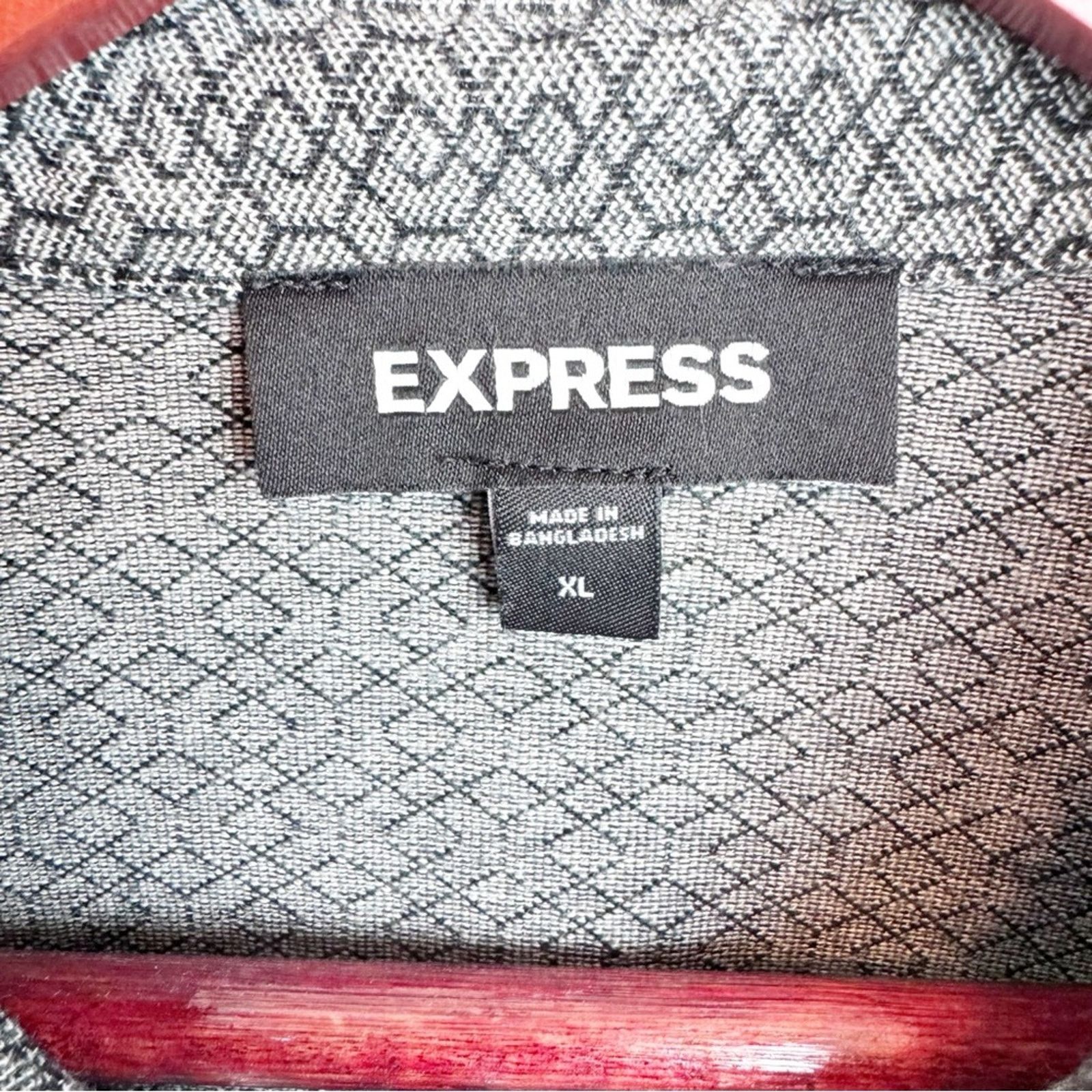 Express Express Grey & Black Geometric Print Polo Shirt Men Size XL Size US XL / EU 56 / 4 - 3 Thumbnail
