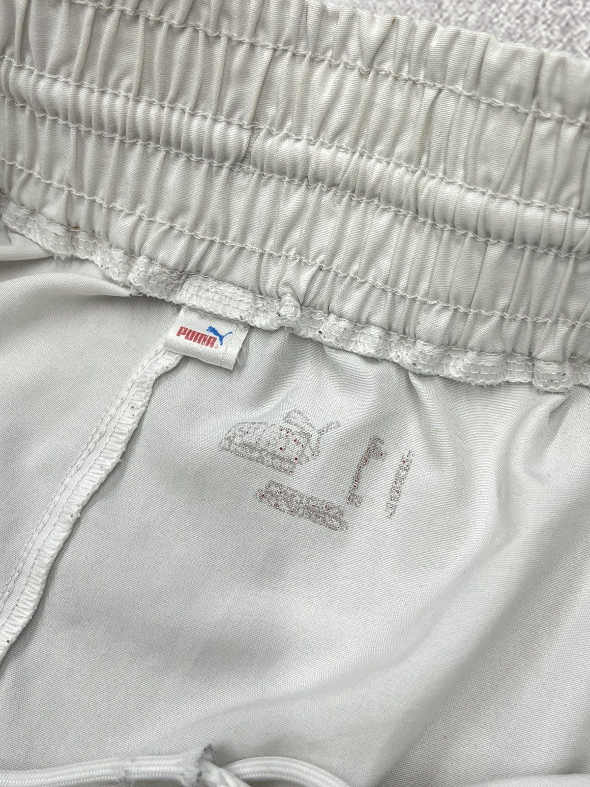 Puma Vintage Puma Italy National Team Football Shorts Y2K Size US 32 / EU 48 - 11 Thumbnail