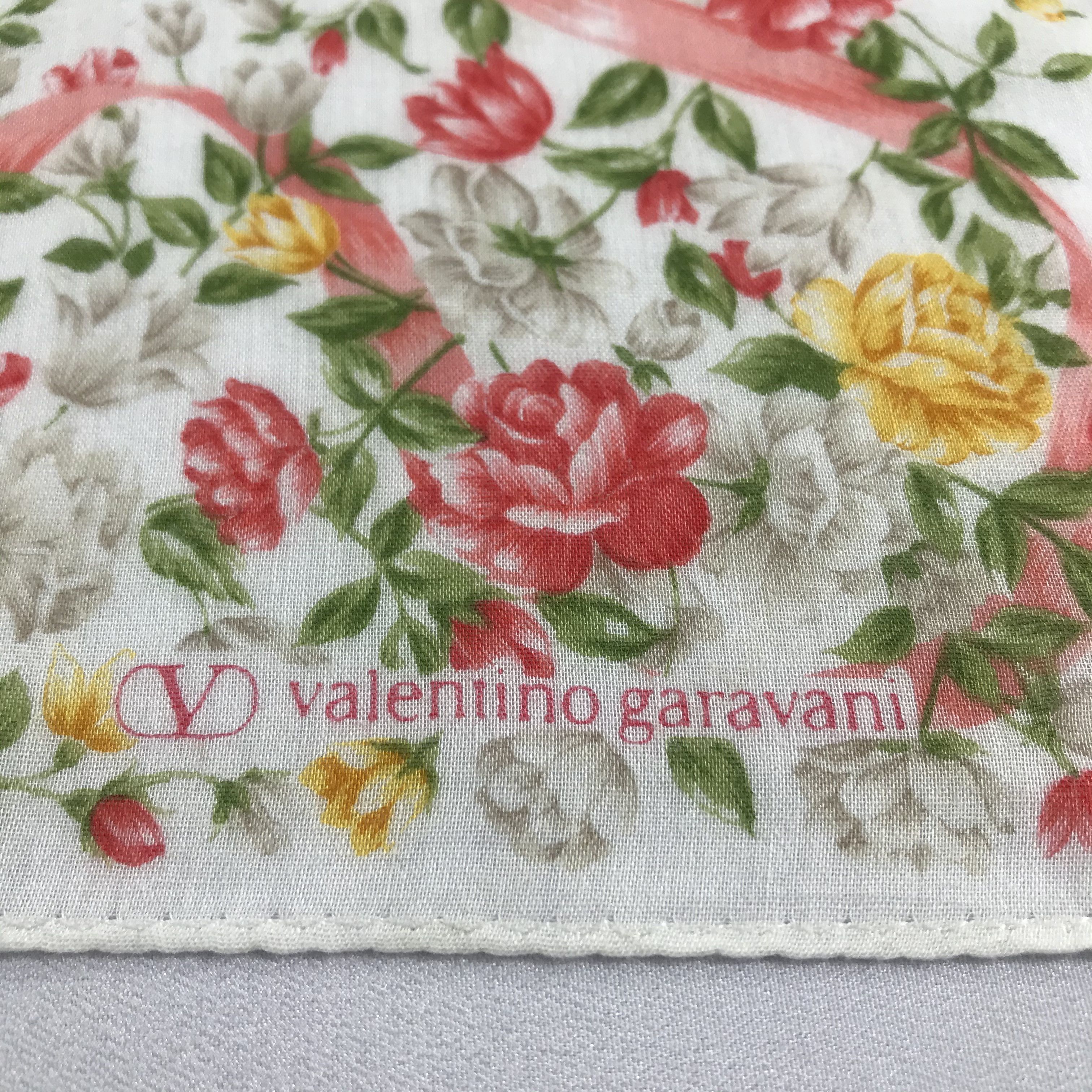 Vintage Valentino Garavani Handkerchief Neckerchief Bandana H1246 Size ONE SIZE - 3 Thumbnail