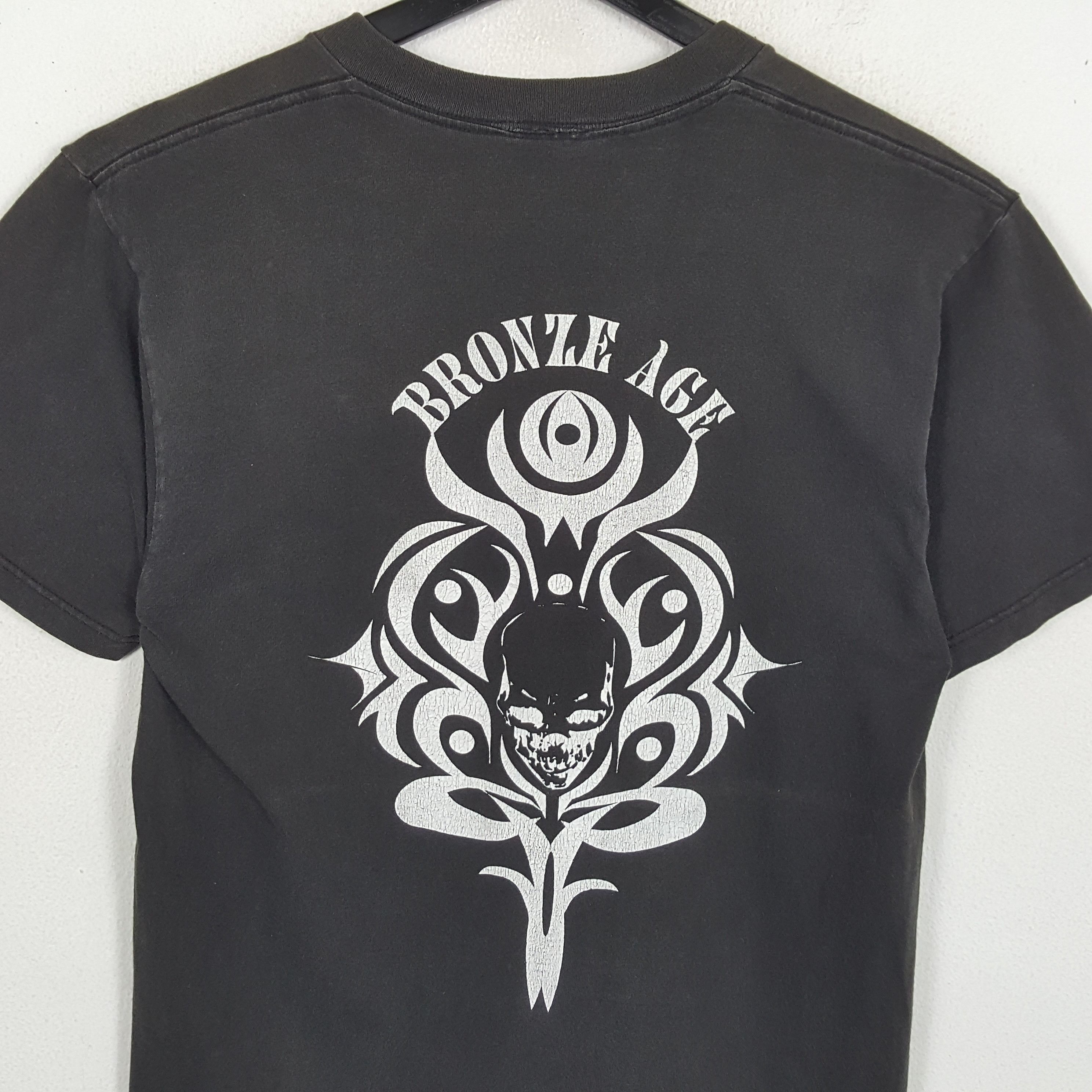Vintage BRONZE AGE Surfing Style Skulls Design Vintage Tshirt Size US M / EU 48-50 / 2 - 2 Thumbnail