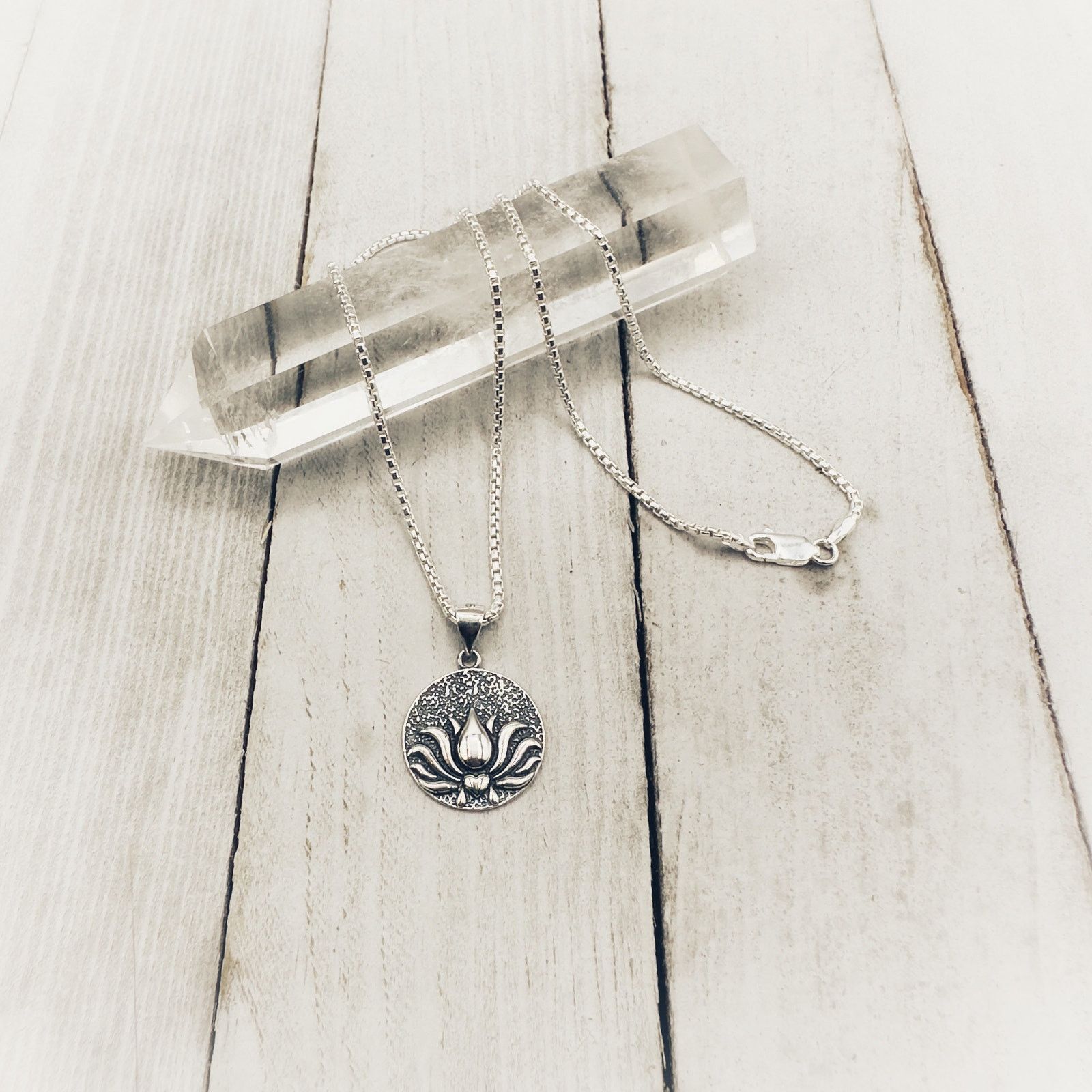 The Unbranded Brand Sterling Silver Lotus Necklace Flower Necklace Boho Size ONE SIZE - 1 Thumbnail