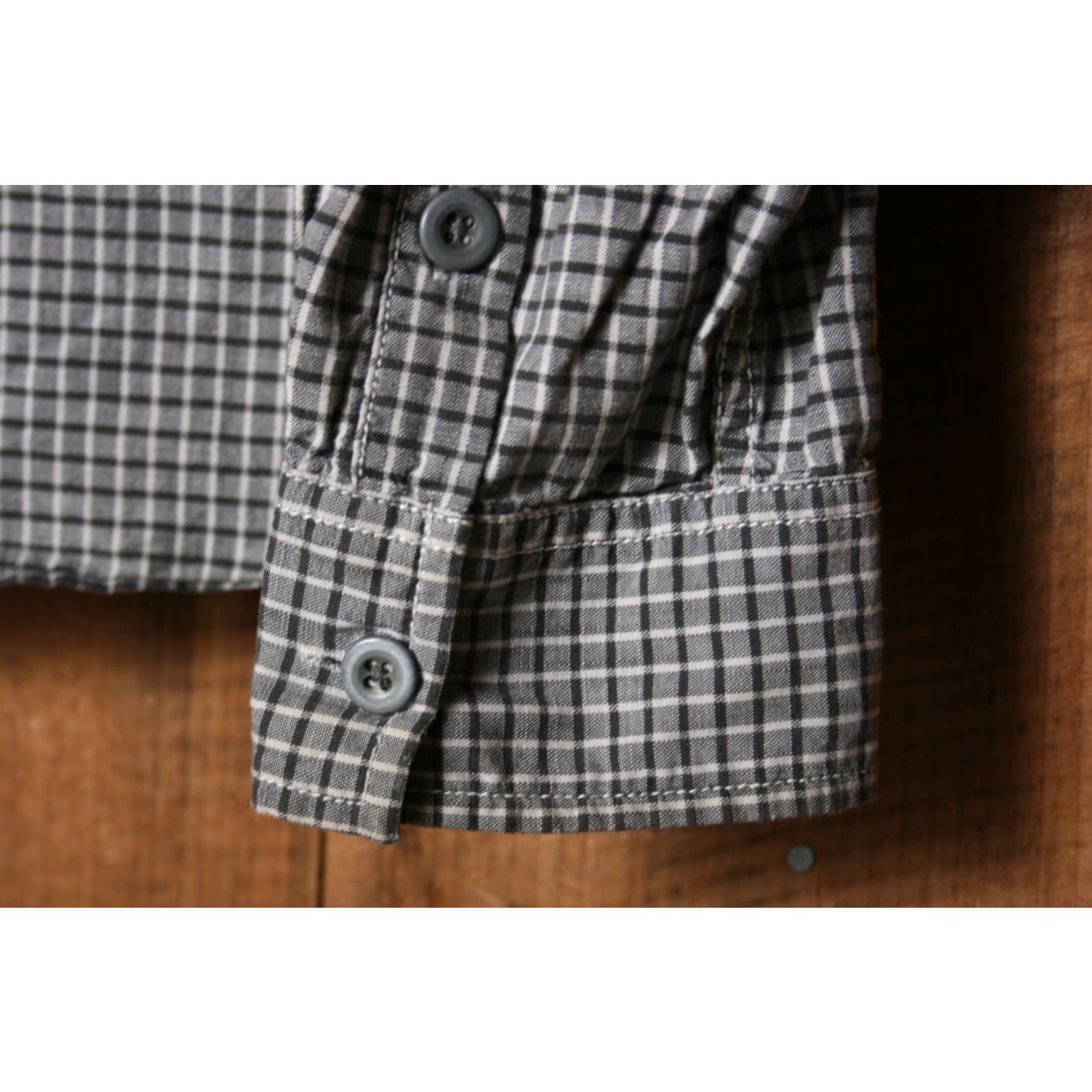 Converse VINTAGE CONVERSE One Star Plaid Shirt L/Black & White Check Button Front Long Sleeve Mens Shirt Size US L / EU 52-54 / 3 - 4 Thumbnail