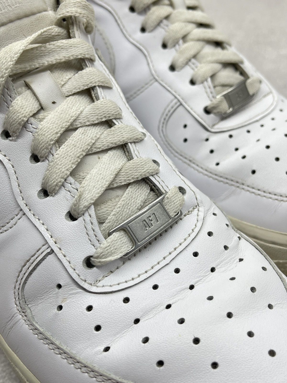 Nike Mens Nike Air Force 1 Triple White Leather Sneakers Y2K TECH Size US 9 / EU 42 - 9 Thumbnail