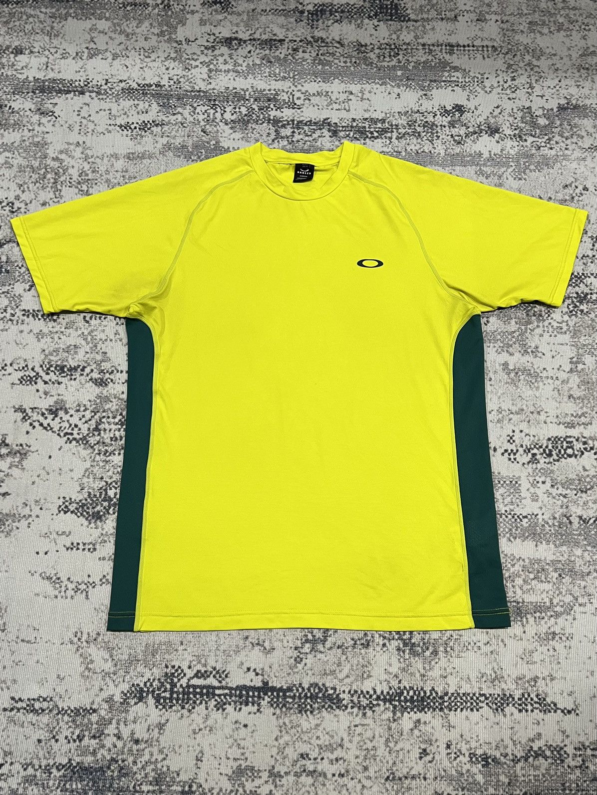 Vintage Oakley Yellow Sport T-Shirt Size US XL / EU 56 / 4 - 1 Thumbnail