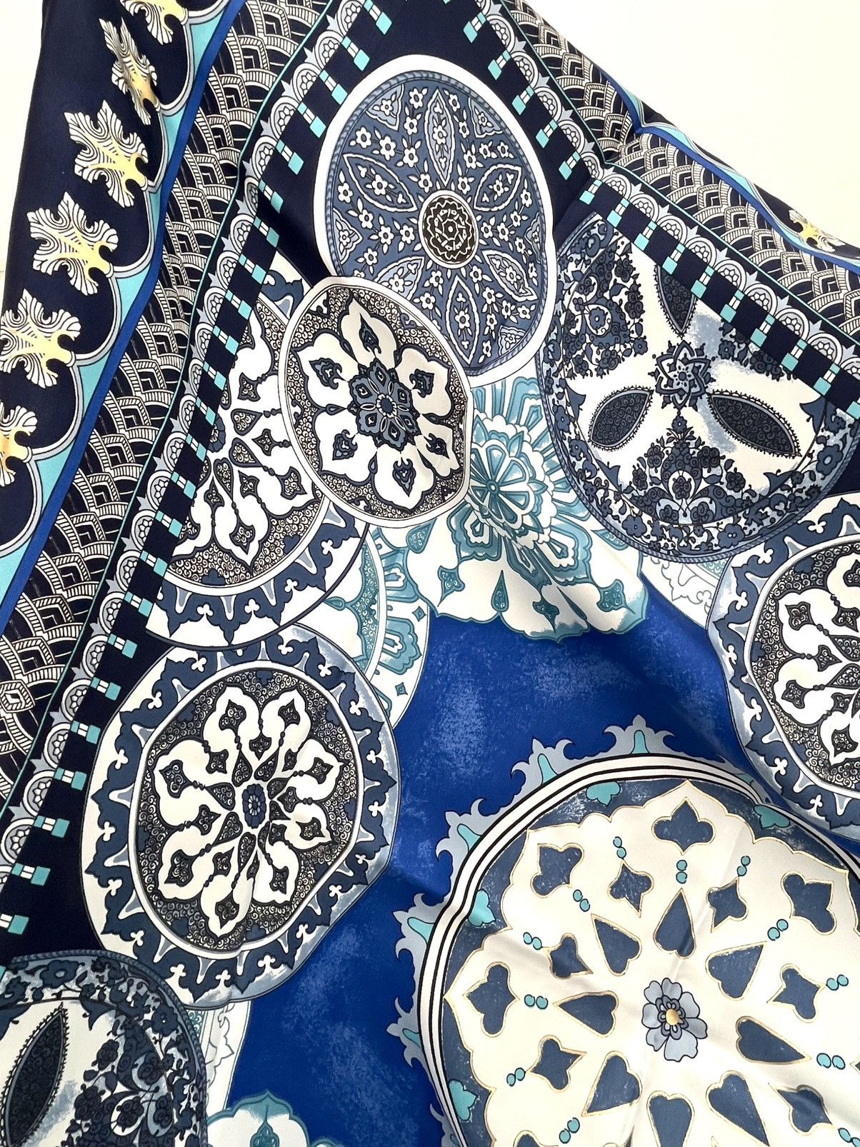 Other VAKKO 100% Silk Geometric Scarf Turkey 34x34 Blue Tile Size ONE SIZE - 6 Thumbnail