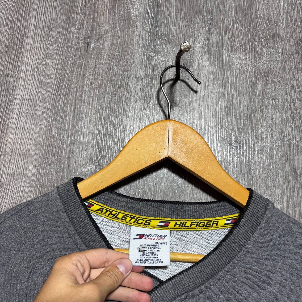 Tommy Hilfiger Vintage Tommy Hilfiger Big Logo Sweatshirt 90s Size US XL / EU 56 / 4 - 3 Thumbnail