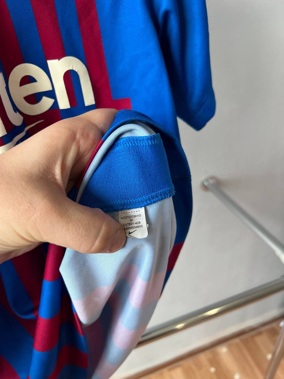 Nike 2021/22 BARCELONA FC HOME RARE SOCCER JERSEY SHIRT NIKE RARE Size US M / EU 48-50 / 2 - 9 Thumbnail