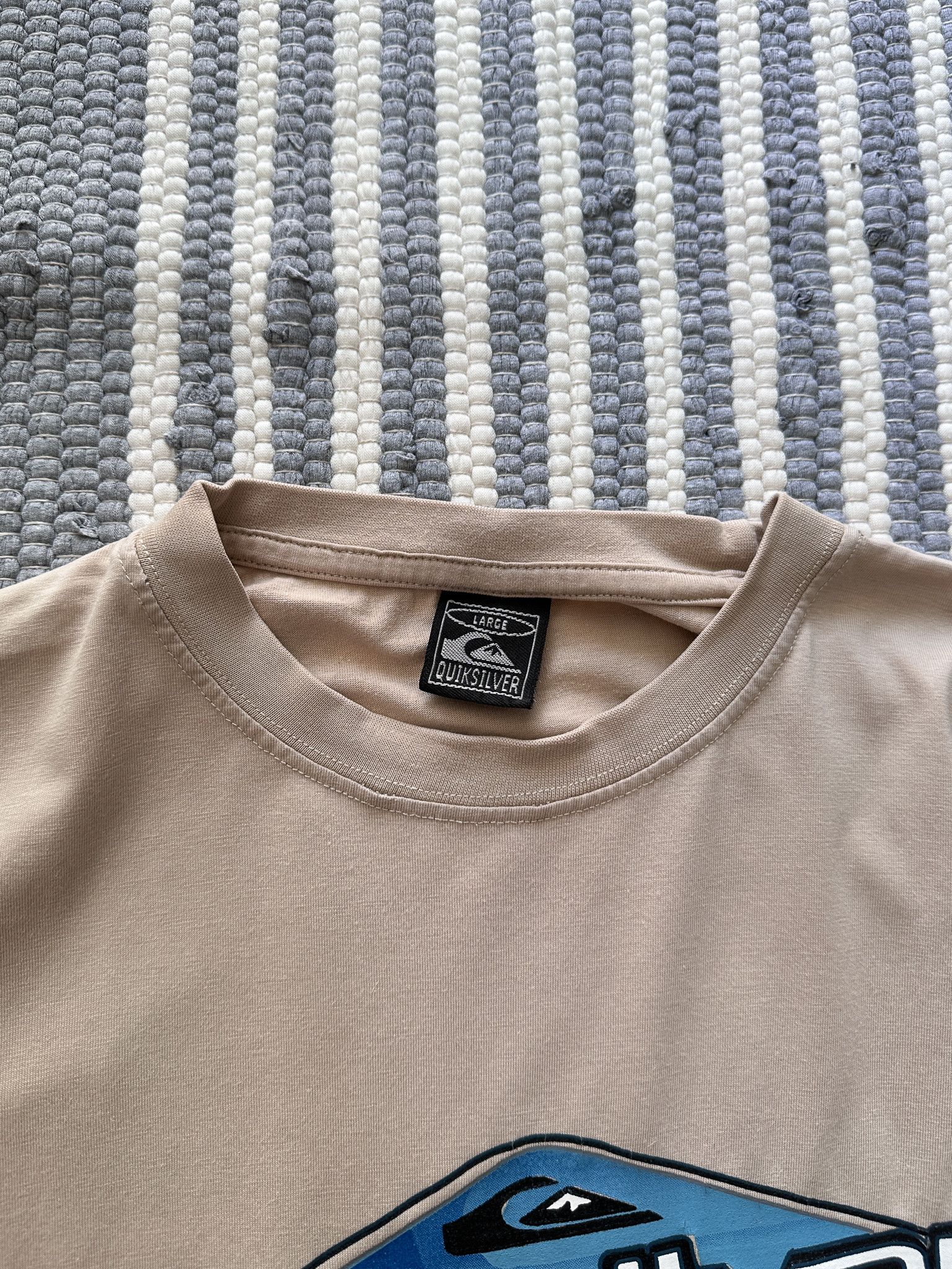 Quiksilver Vintage Quiksilver Beige Logo Tee Size US L / EU 52-54 / 3 - 4 Thumbnail