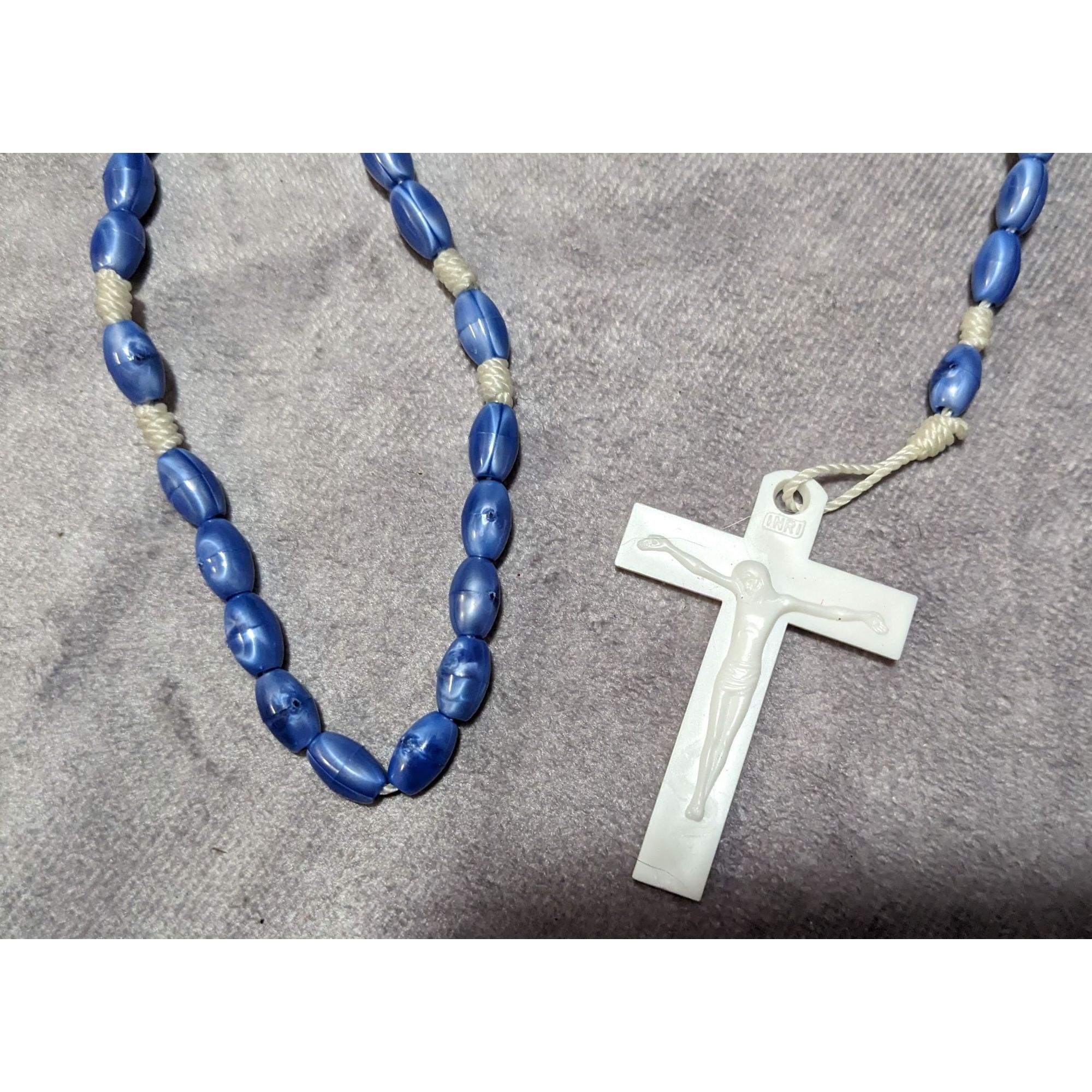 Other Blue And White Plastic Beaded Rosary Necklace Size ONE SIZE - 6 Thumbnail