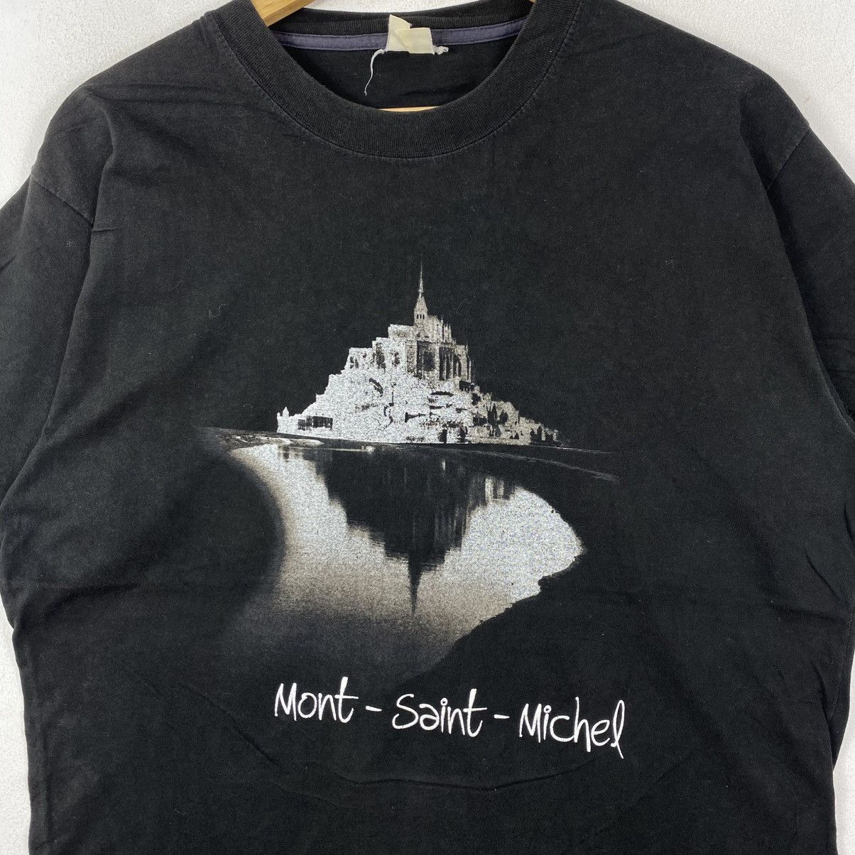 Vintage Vintage Mont Saint Michel Graphic Tee Distressed L Size US L / EU 52-54 / 3 - 4 Thumbnail