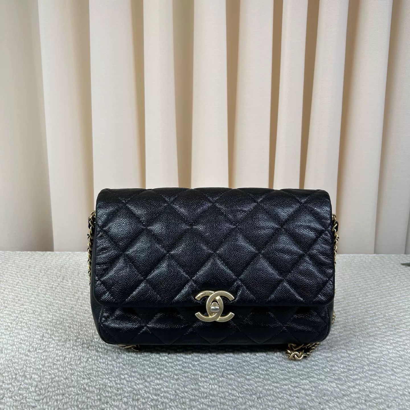 Chanel Pre-loved Bag Very good condition Size ONE SIZE - 1 Thumbnail