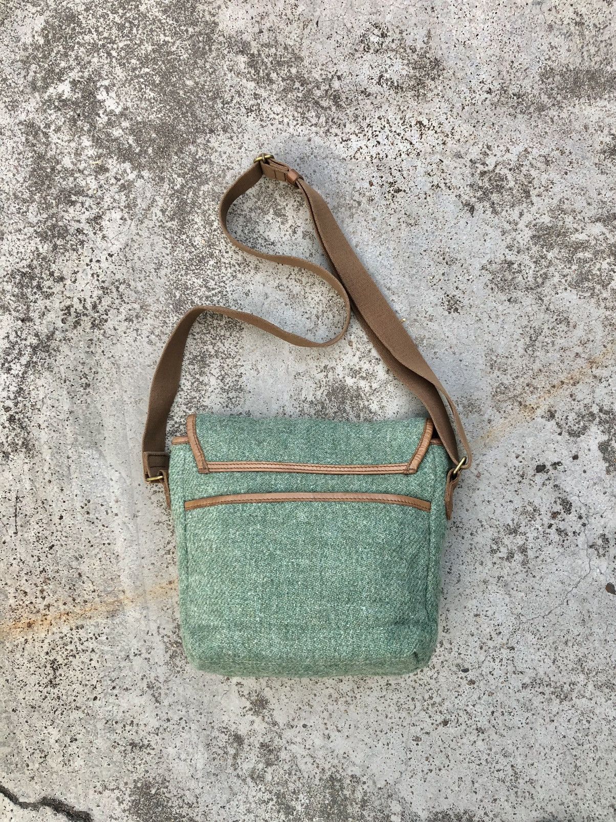 Harris Tweed WOOL⚡️⚡️HARRIS TWEED X HEMINGS INC SLINGBAG Size ONE SIZE - 4 Thumbnail