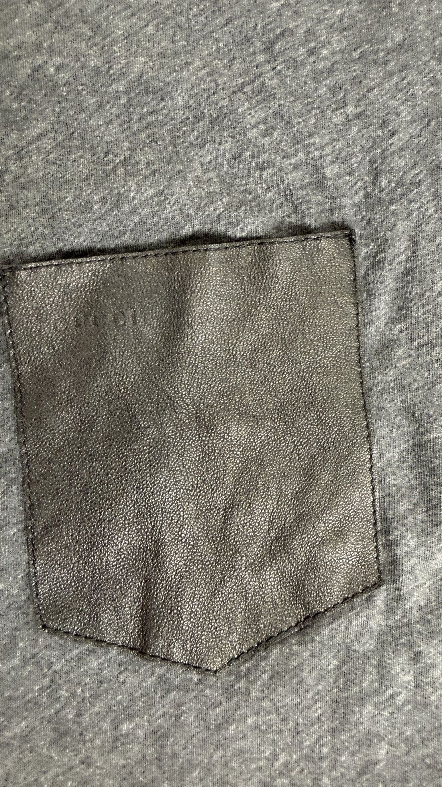 Gucci Gucci Rare Leather Pocket T Shirt Size US XL / EU 56 / 4 - 5 Thumbnail