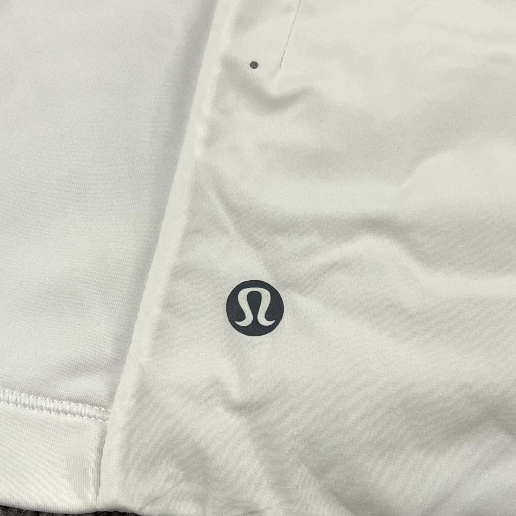 Lululemon LULULEMON Vest Womens Size 4 White Running Pockets Insulated Sleeveless Zip Jacket Mid-Length Jacket Vest Womens Size S / US 4 / IT 40 - 3 Thumbnail