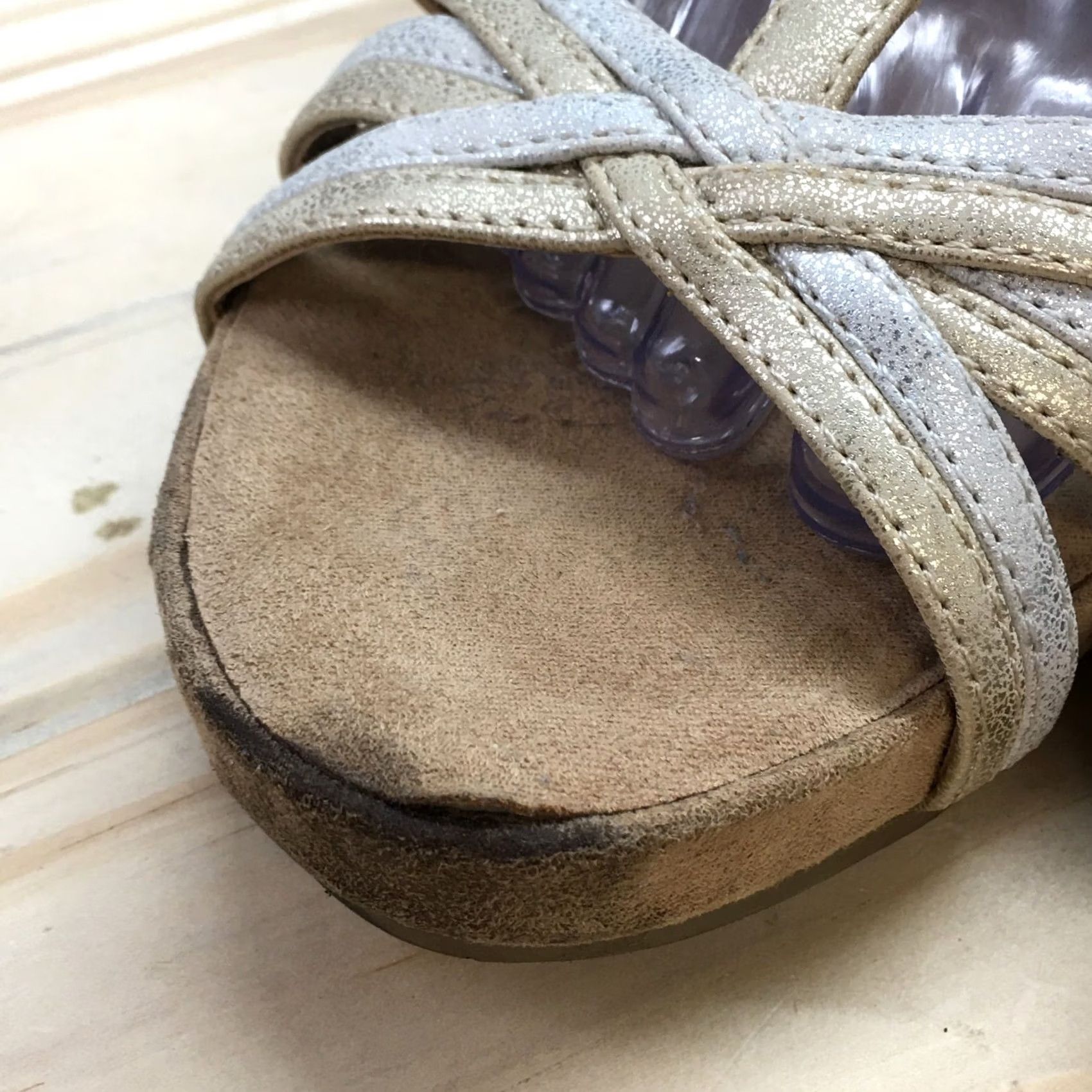 Vintage Aerosoles Sandals Womens 9 Plush Slingback Silver Open Toe Wedge Heels Casual Size US 9 / IT 39 - 4 Thumbnail