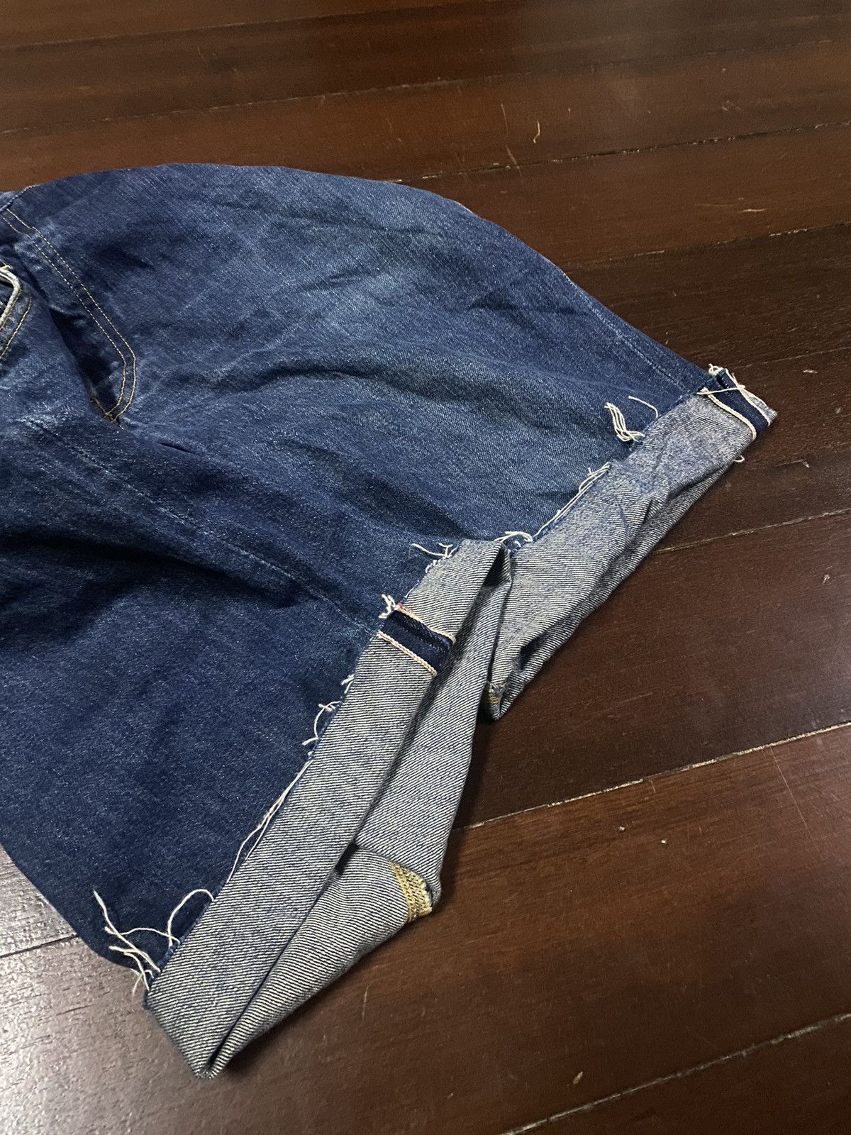 FIRE 🔥🔥 VINTAGE SUPREME DENIM TEAR RIPPED SHORT DISTRESSED