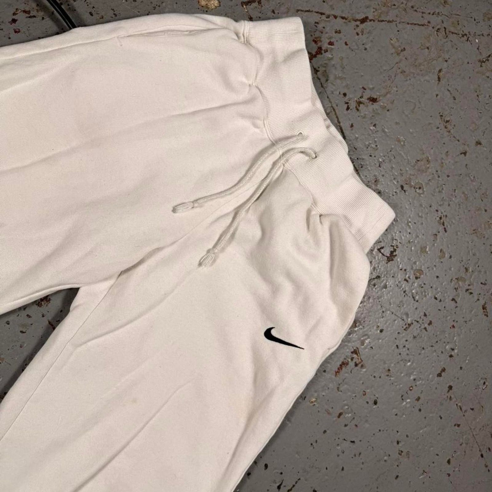 Nike Womens Vintage Nike cream flare sweatpants Size 24" / US 00 / IT 34 - 2 Thumbnail