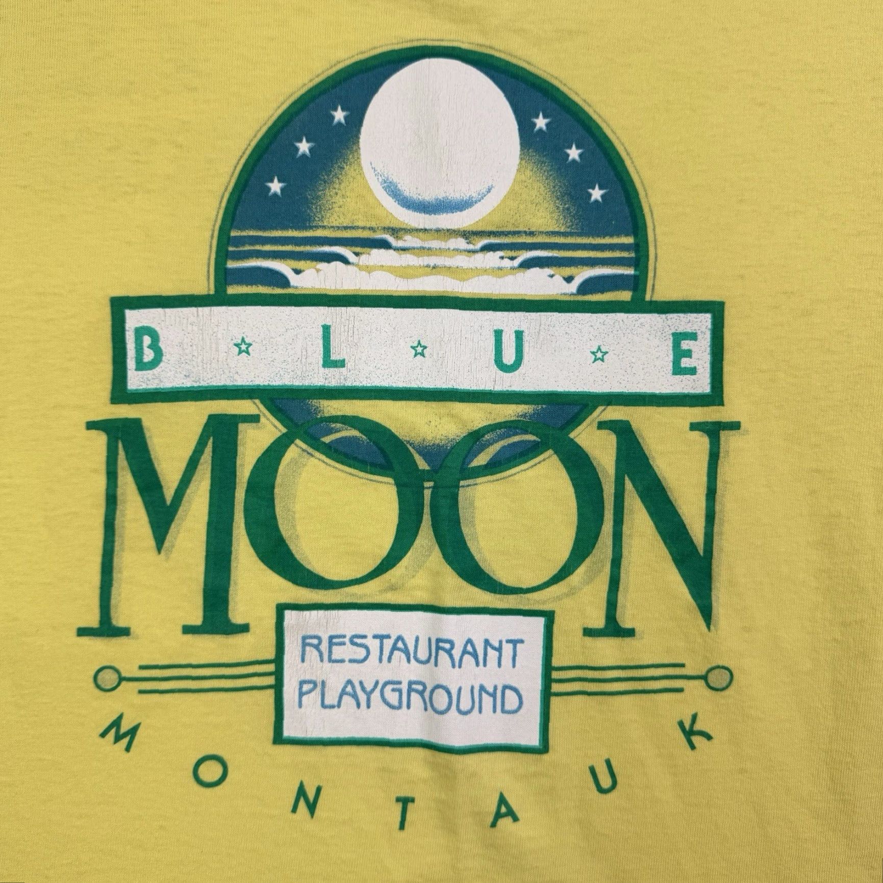 Fruit Of The Loom VINTAGE Fruit of the Loom T-Shirt Men Adult Medium Yellow Graphic 90s Moon Restaurant Promo Size US M / EU 48-50 / 2 - 2 Thumbnail