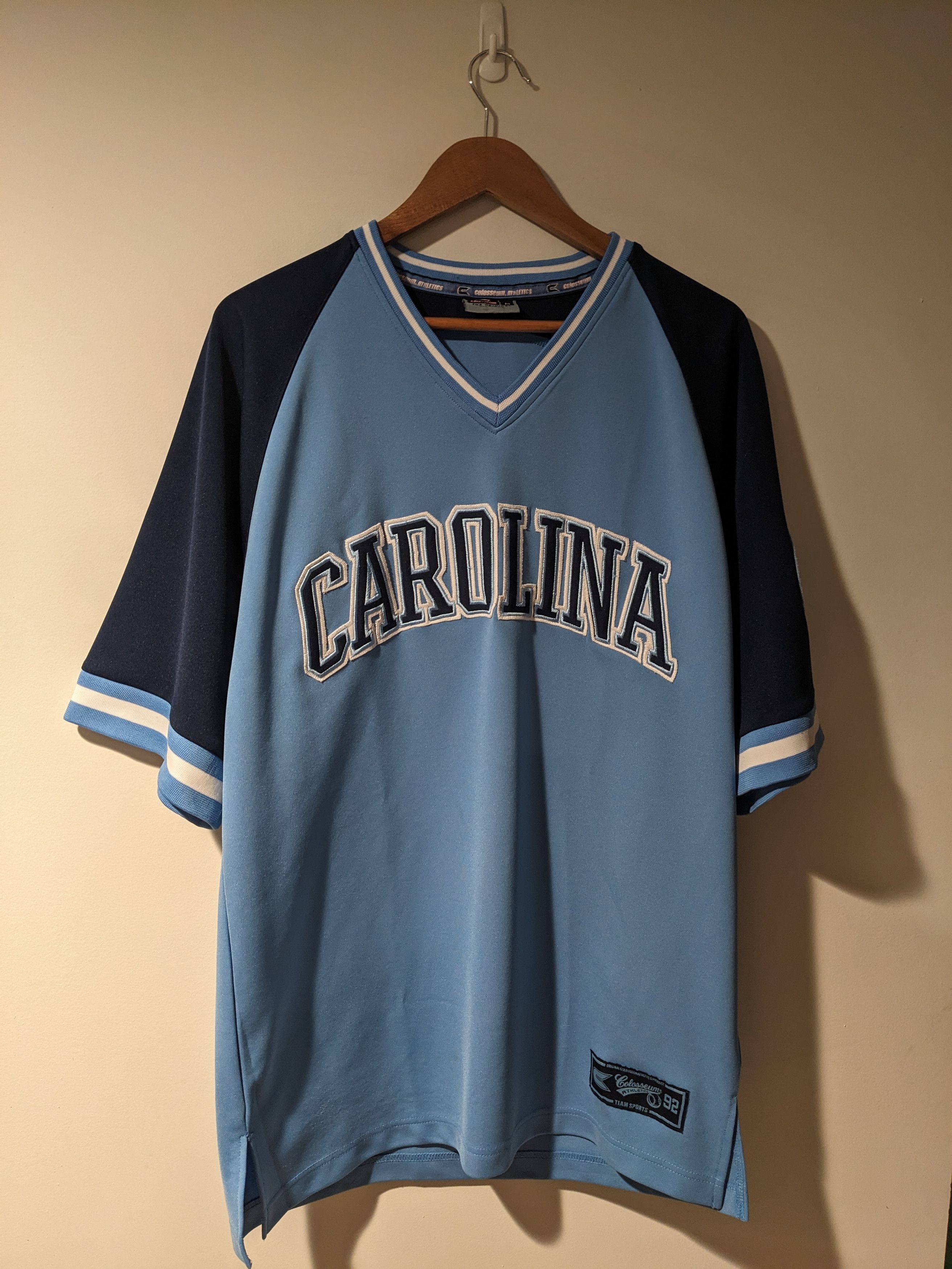 Vintage Vintage Y2K Carolina Tar Heels College Basketball Jersey Size US M / EU 48-50 / 2 - 1 Thumbnail